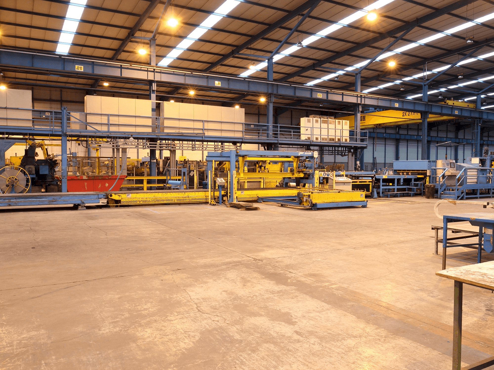 Vista frontal de la máquina ATHADER J23