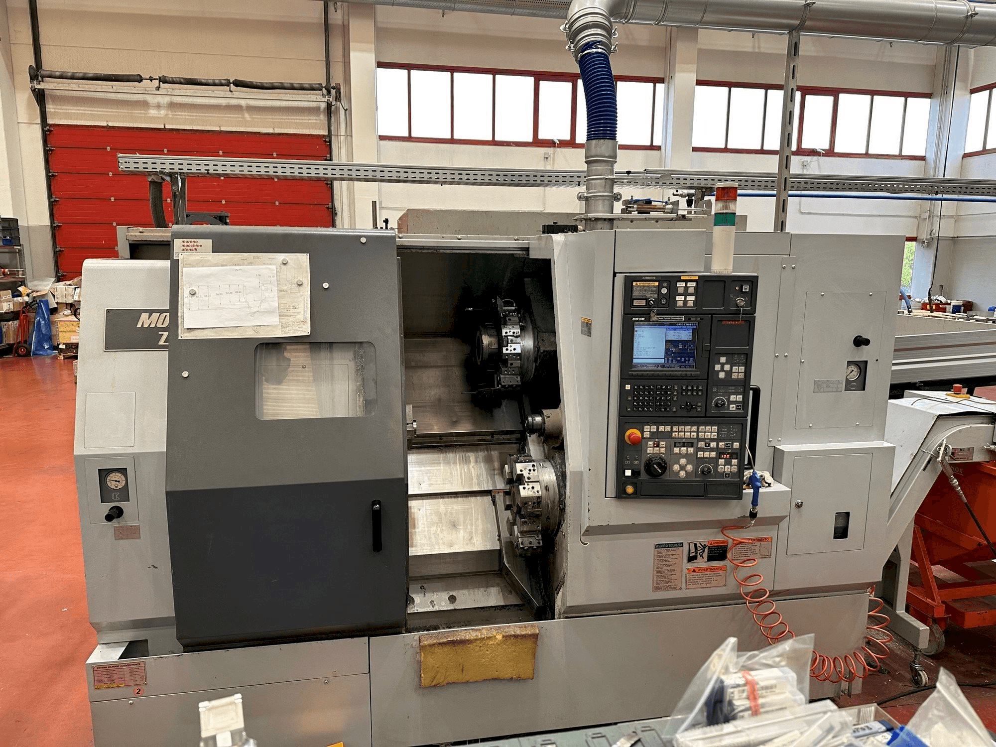 Vista frontal de la máquina MORI SEIKI ZL 203 MC