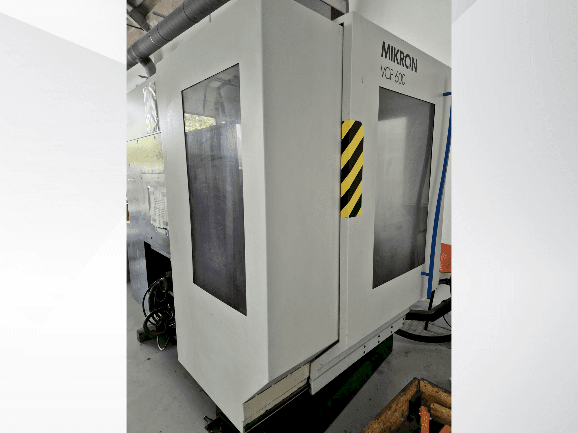 Vista frontal de la máquina MIKRON VCP 600