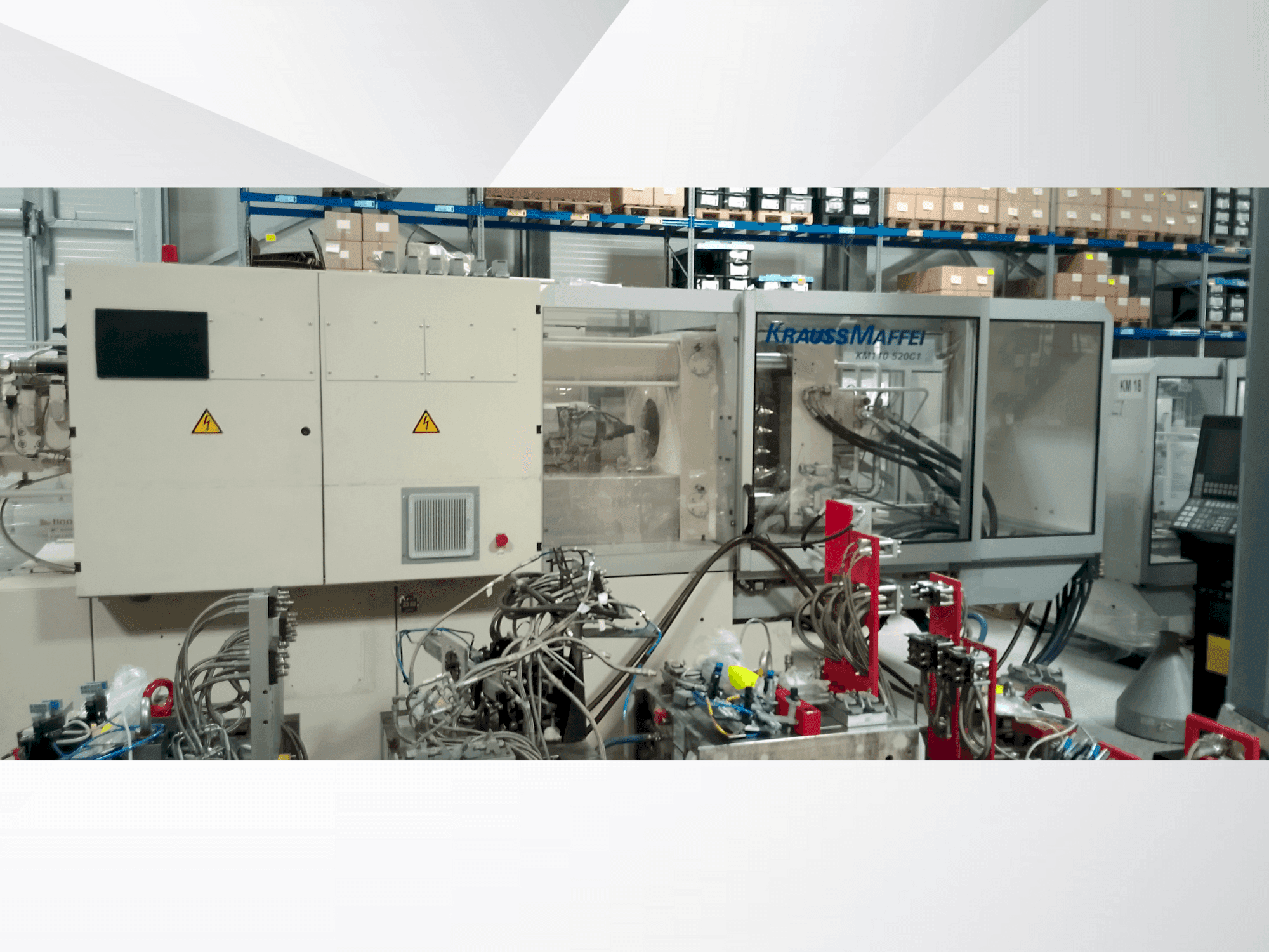 Vista frontal de la máquina Krauss Maffei 110-520 C1