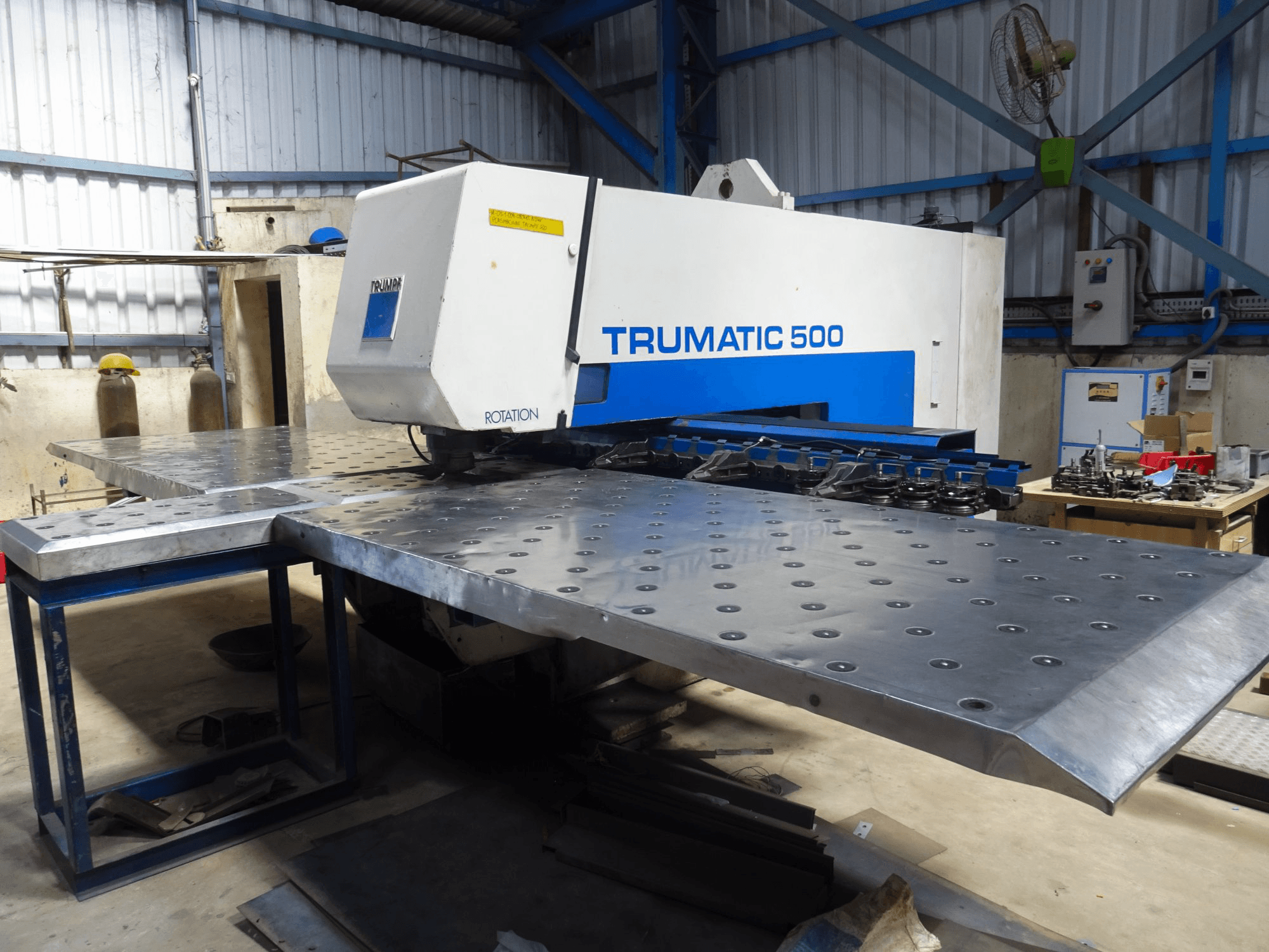 Vista derecha de la máquina Trumpf Trumatic 500