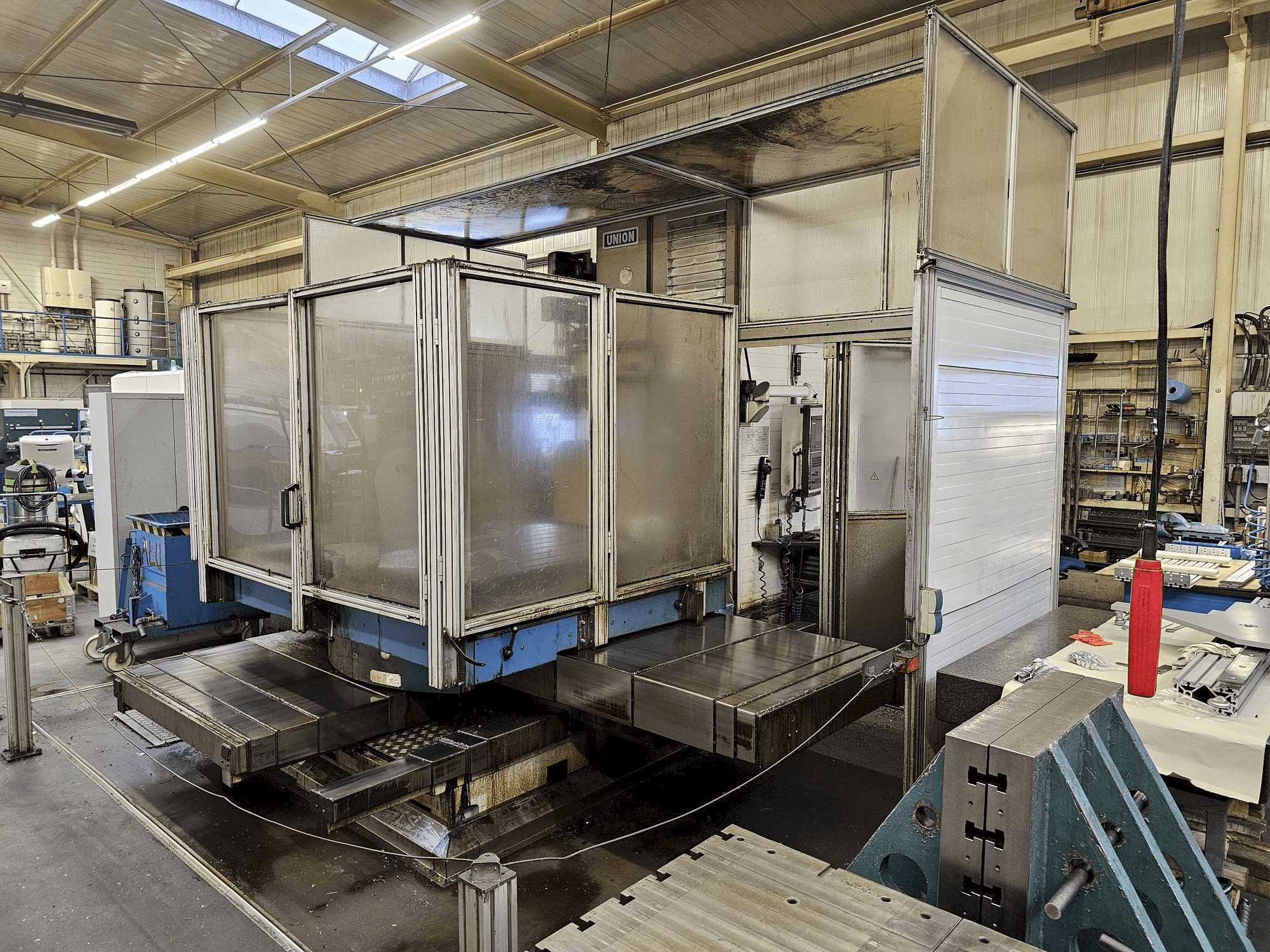 Vista frontal de la máquina UNION TC 110