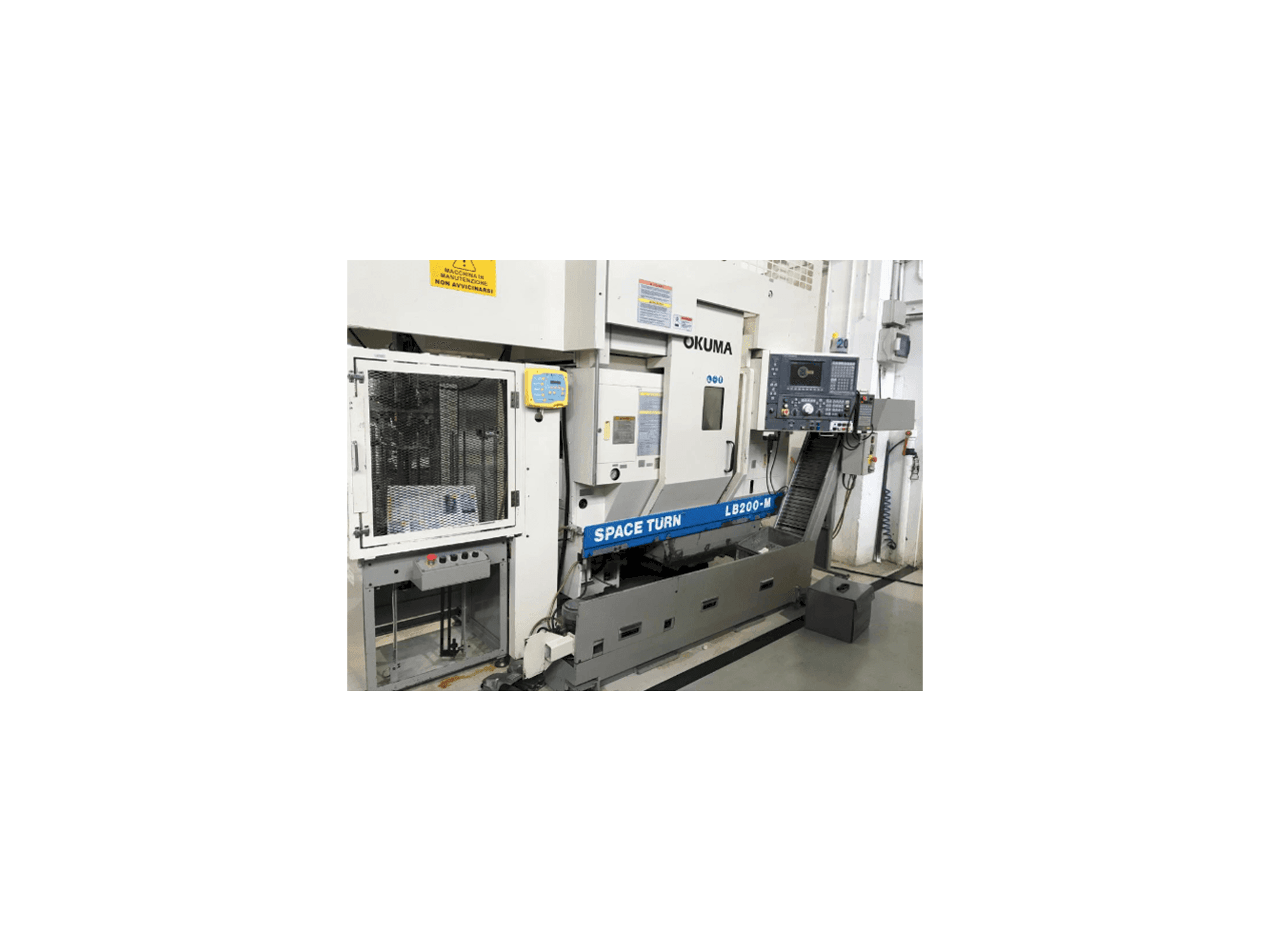 Vista frontal de la máquina Okuma LB 200 M