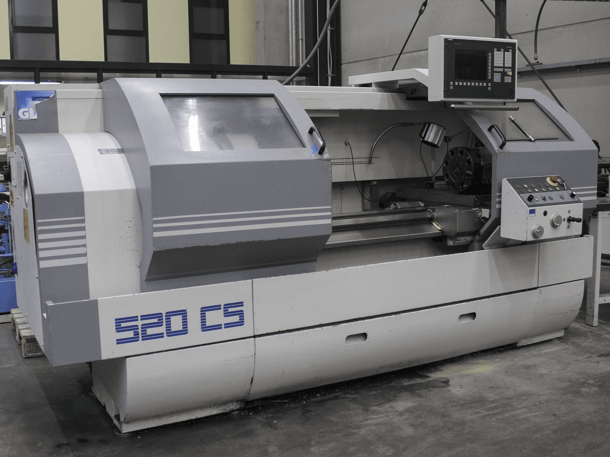 Vista frontal de la máquina GDW 520CS