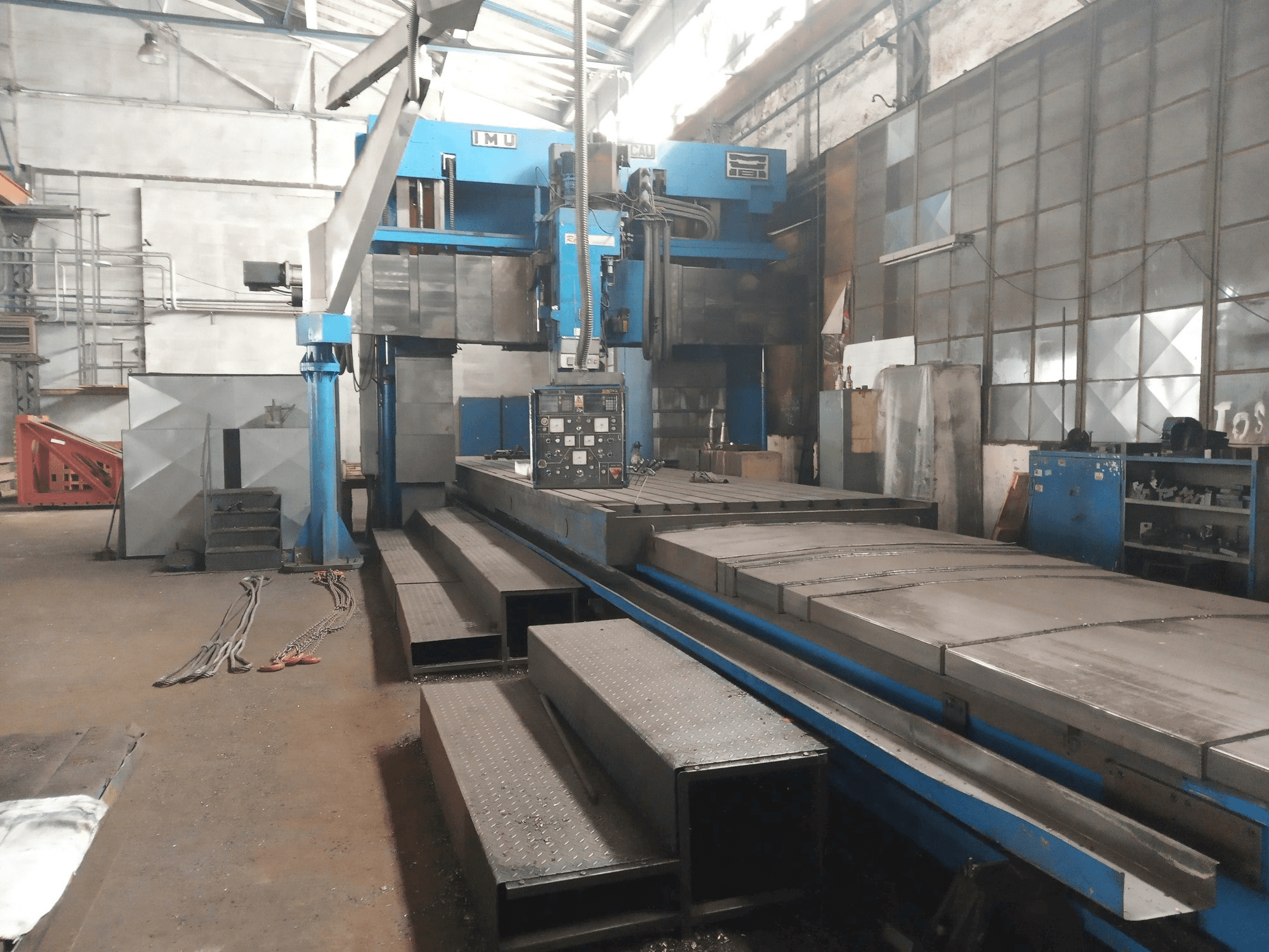 Vista frontal de la máquina Forest Line FLP 2200