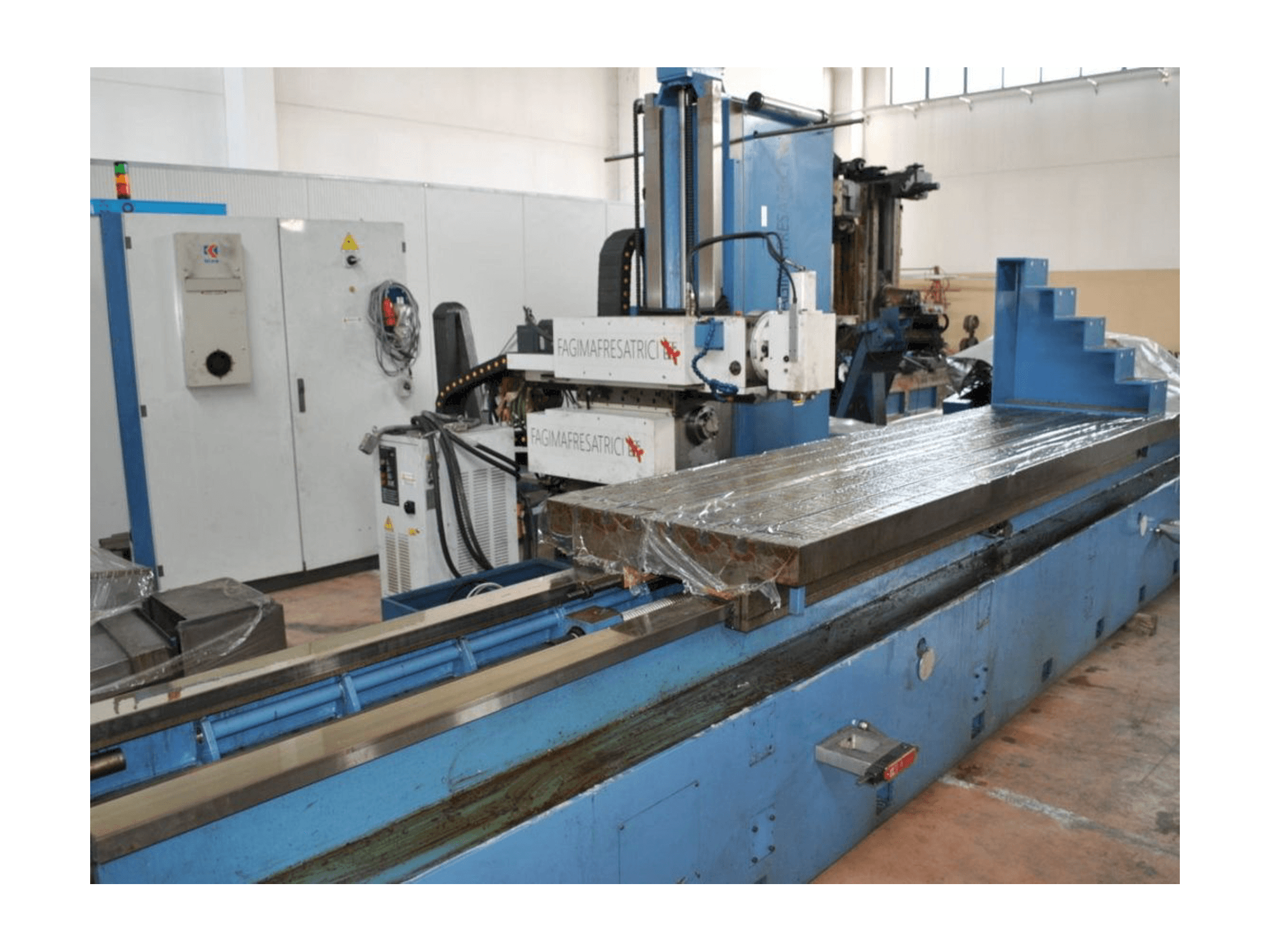 Vista frontal de la máquina Fagima MMO 300