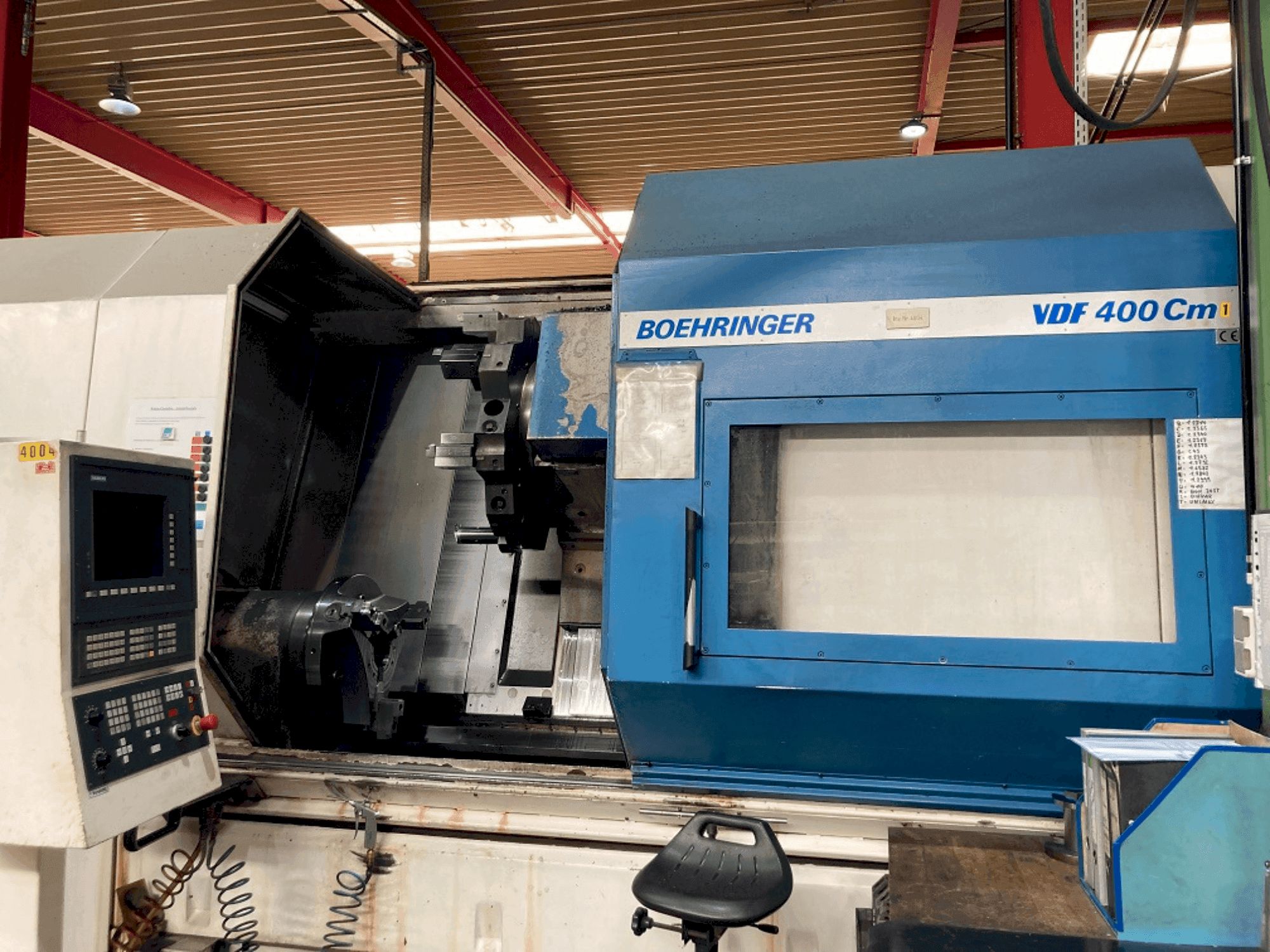 Vista frontal de la máquina BOEHRINGER C400