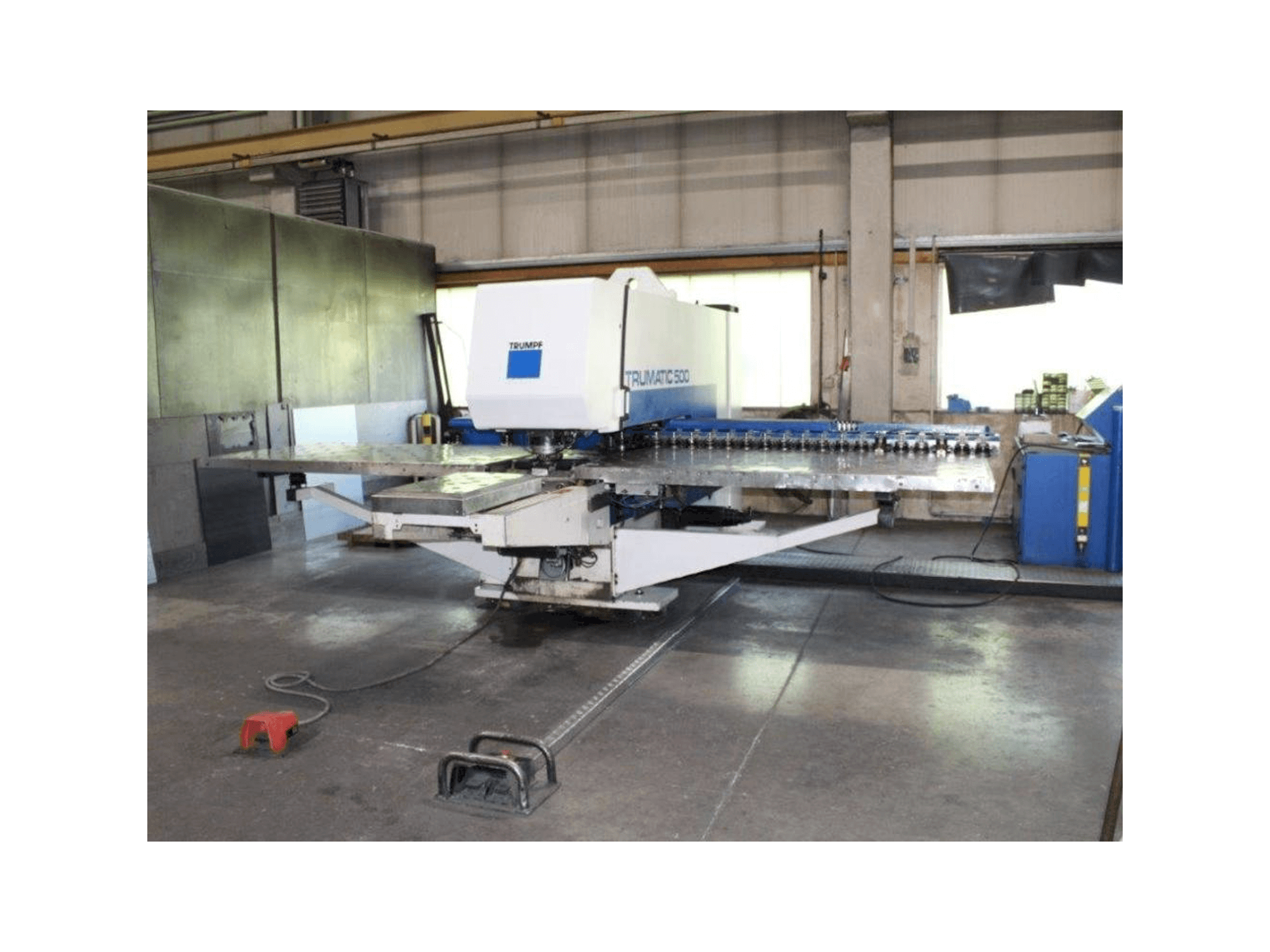 Vista frontal de la máquina Trumpf Trumatic 500