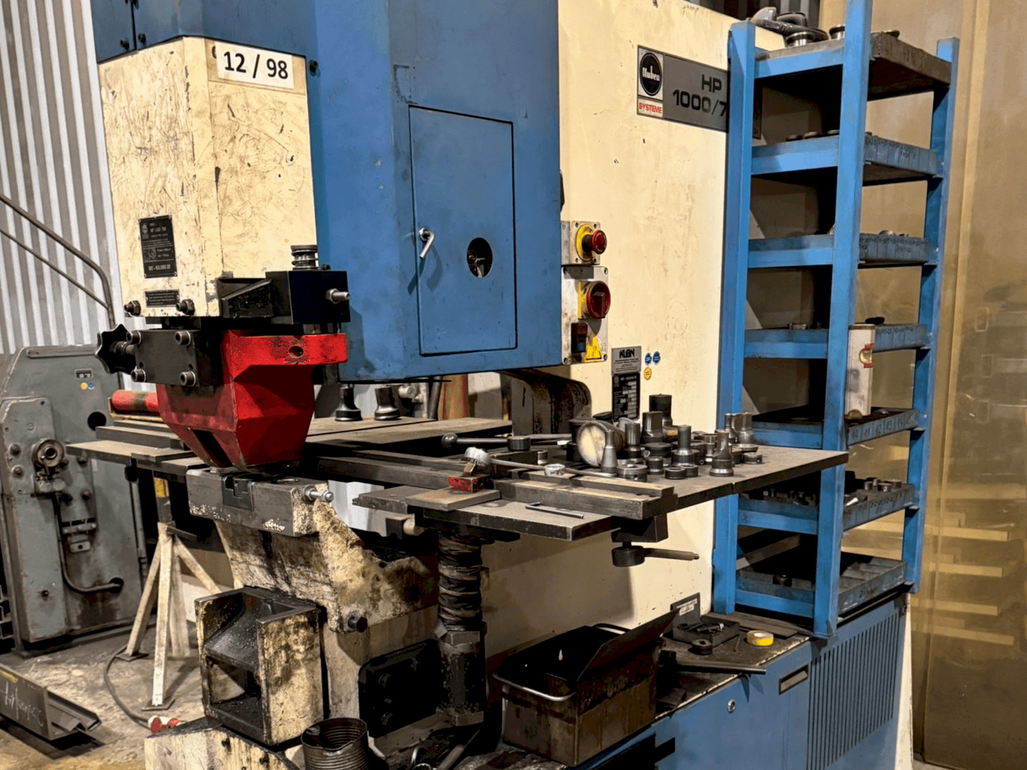 Vista frontal de la máquina KLEIN HP 1000/760