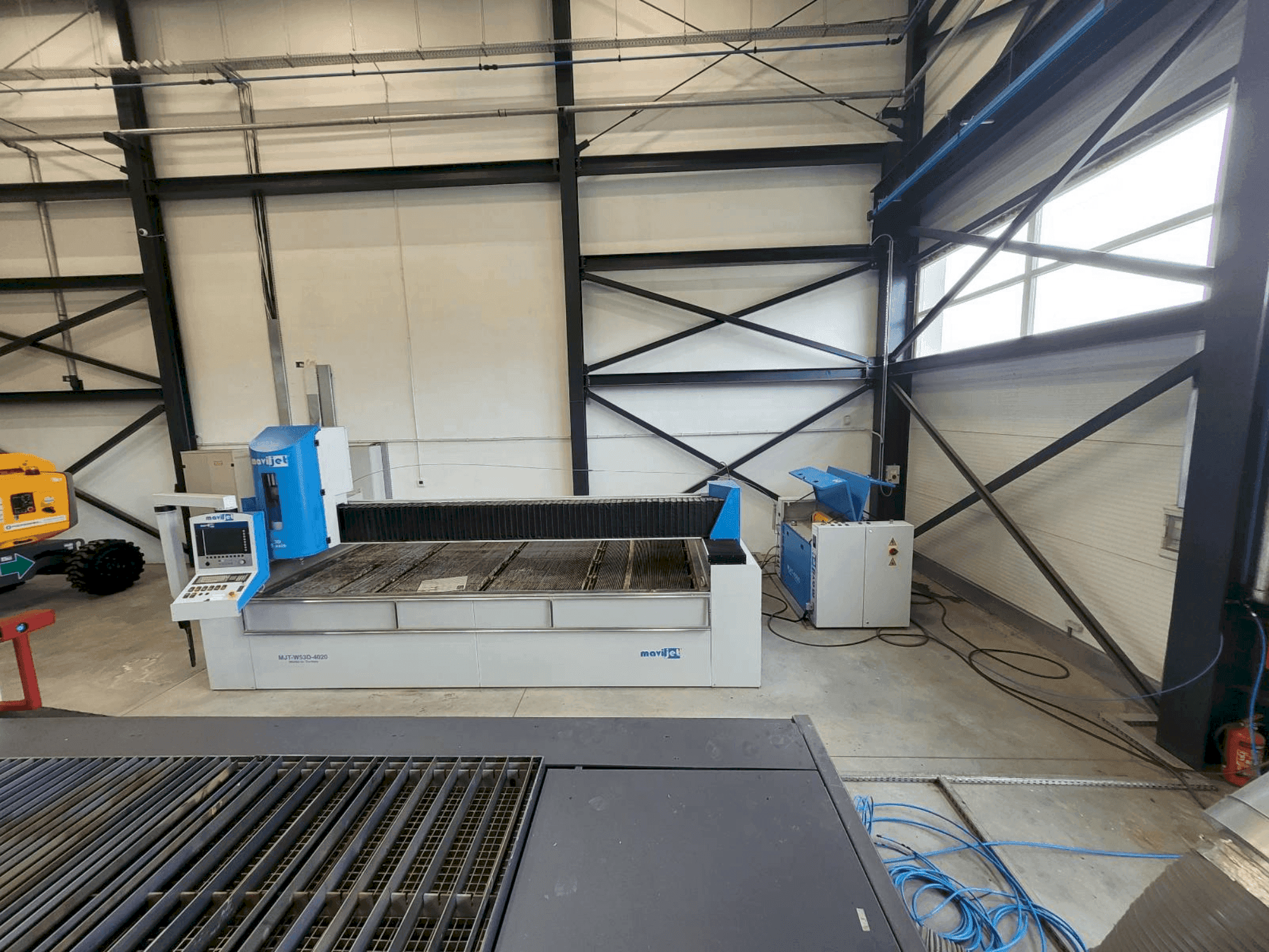 Vista frontal de la máquina MAVIJET MJT-W53D- 4020