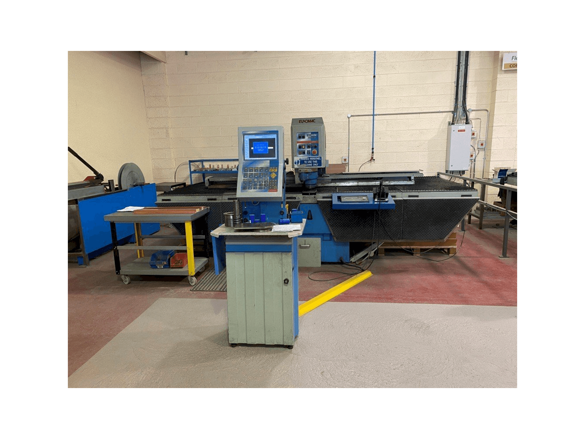 Vista frontal de la máquina Euromac ZX 1250/30