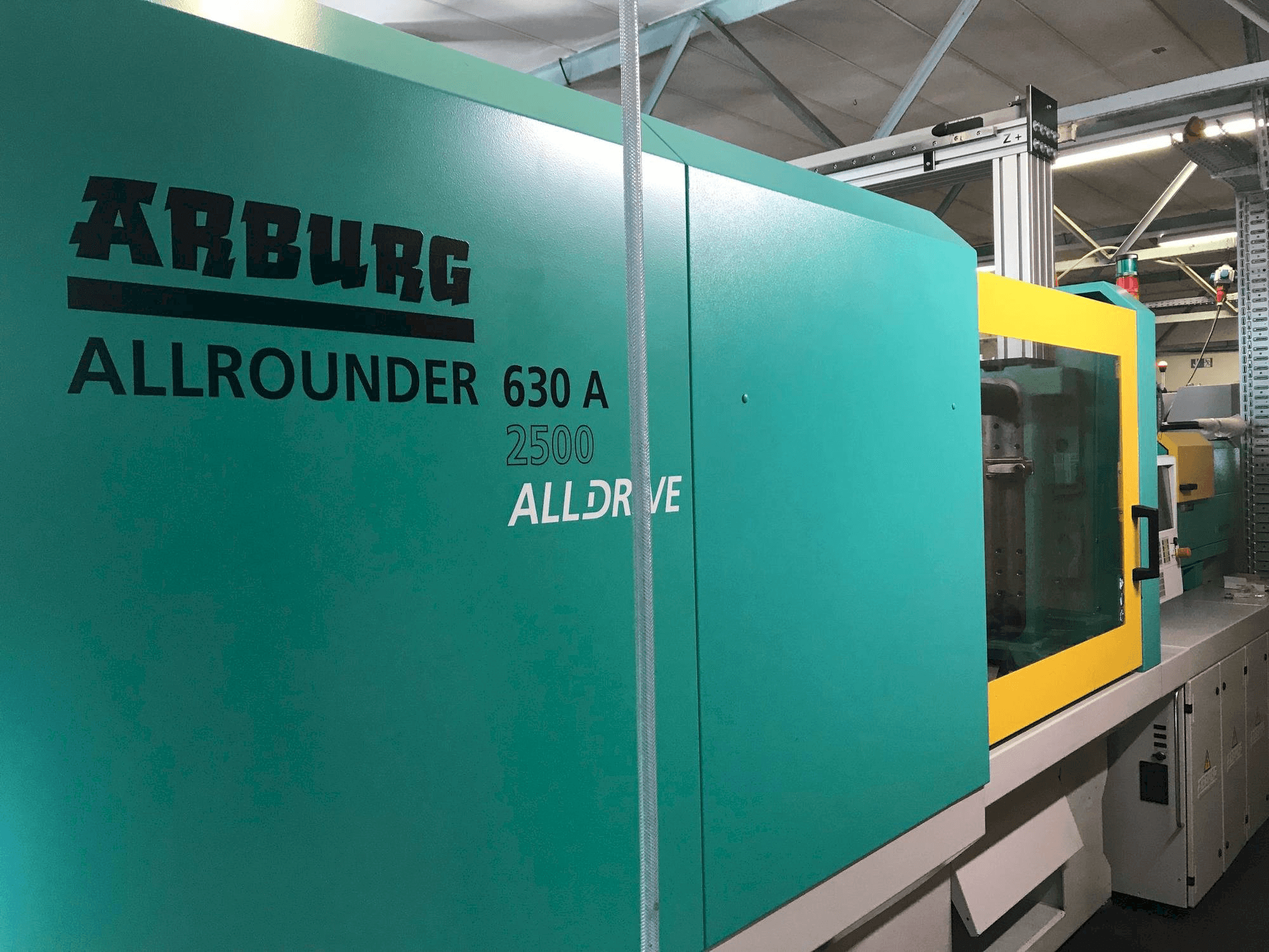 Vista frontal de la máquina Arburg Allrounder 630 A 2500-800