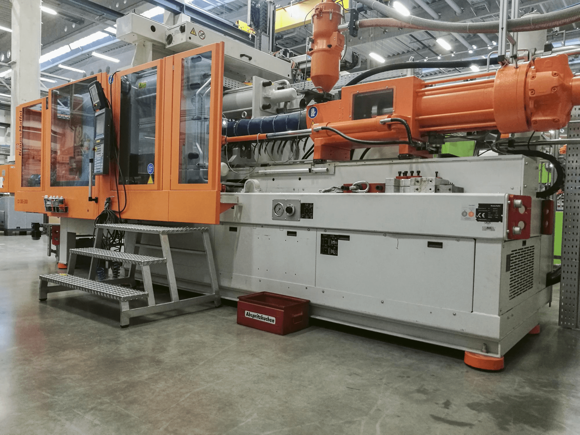 Vista derecha 1 de la máquina Krauss Maffei 300-2000 CX