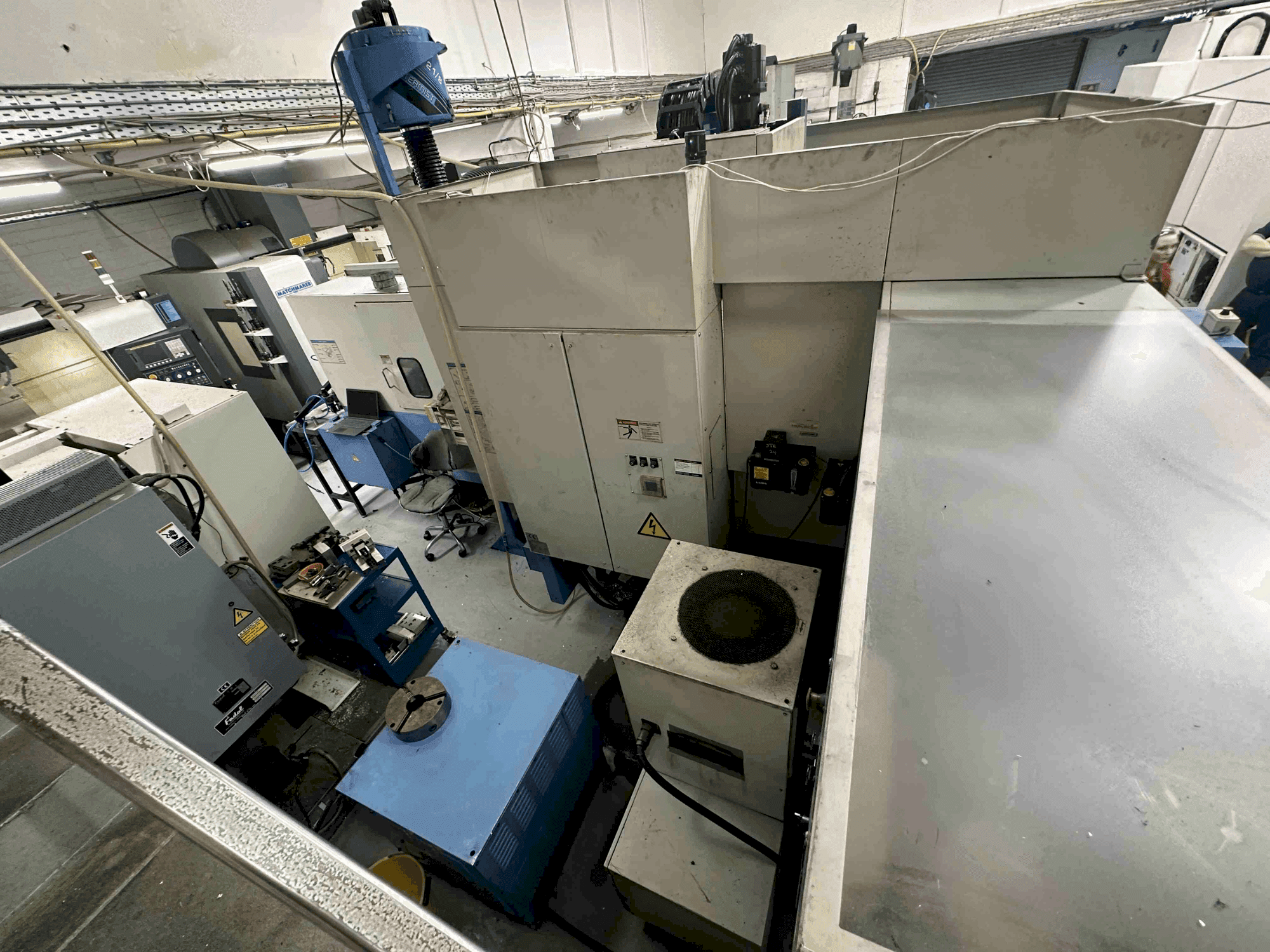Vista frontal de la máquina Mazak FJV-250