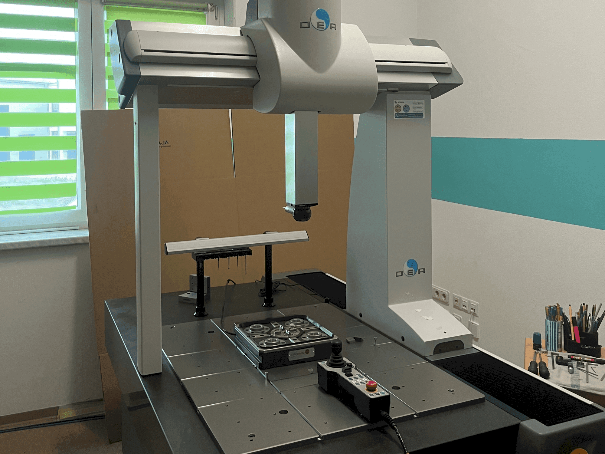 Vista frontal de la máquina Hexagon Global 07.10.07