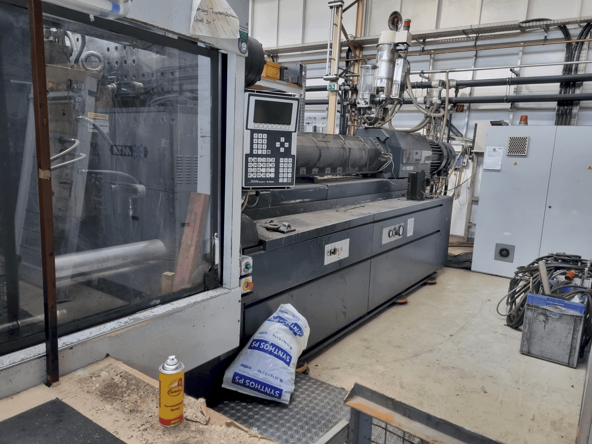 Vista frontal de la máquina DEMAG Ergotech 10000-8000