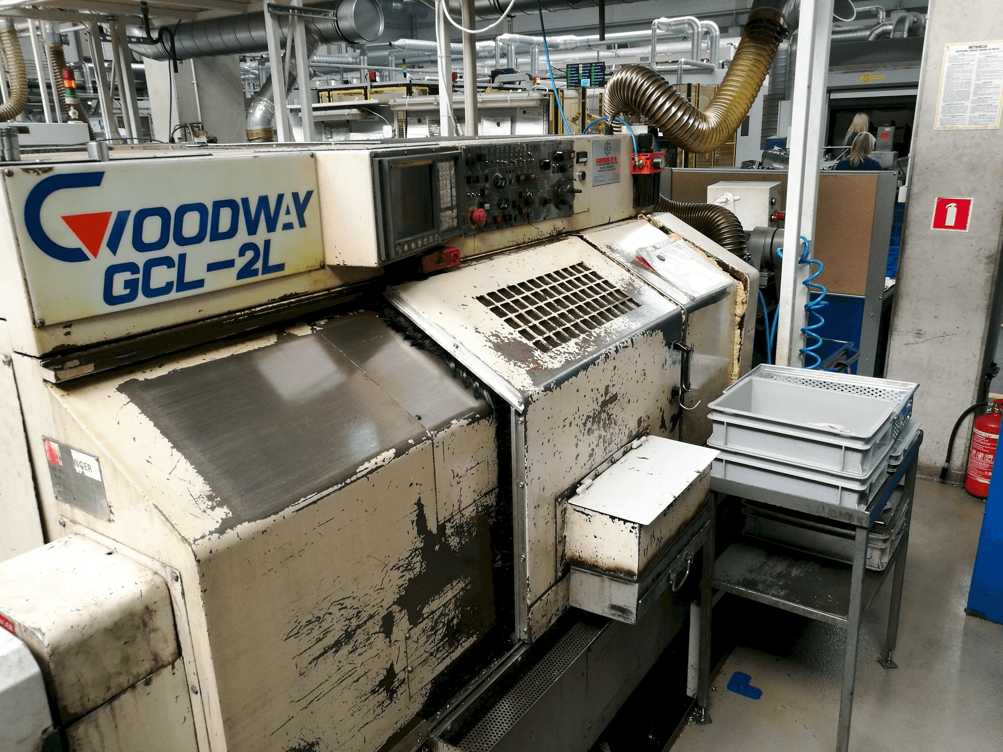 Vista frontal de la máquina Goodway GCL-2L