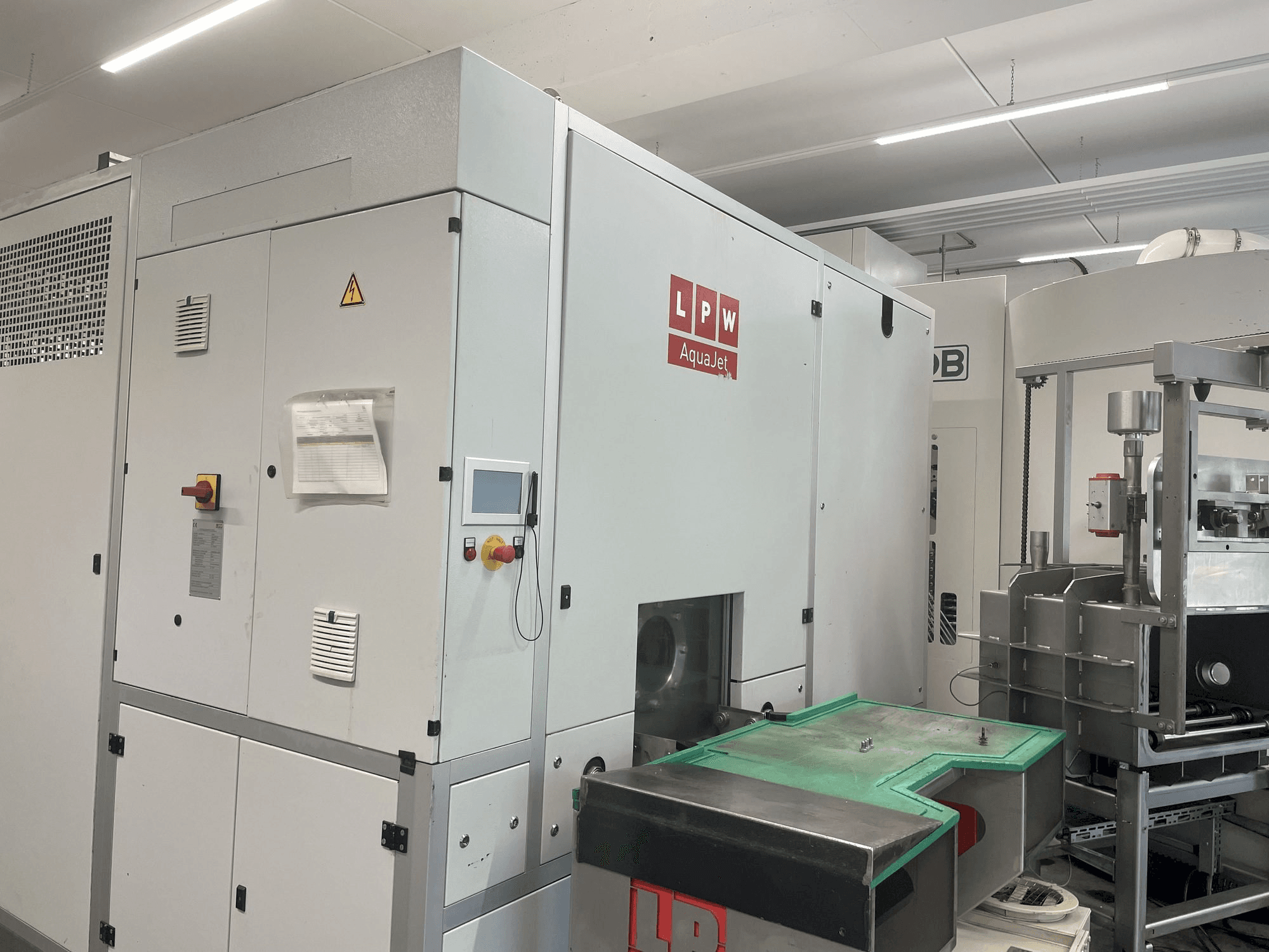 Vista frontal de la máquina LPW LPW Aqua Jet 670 T2-V (2013)