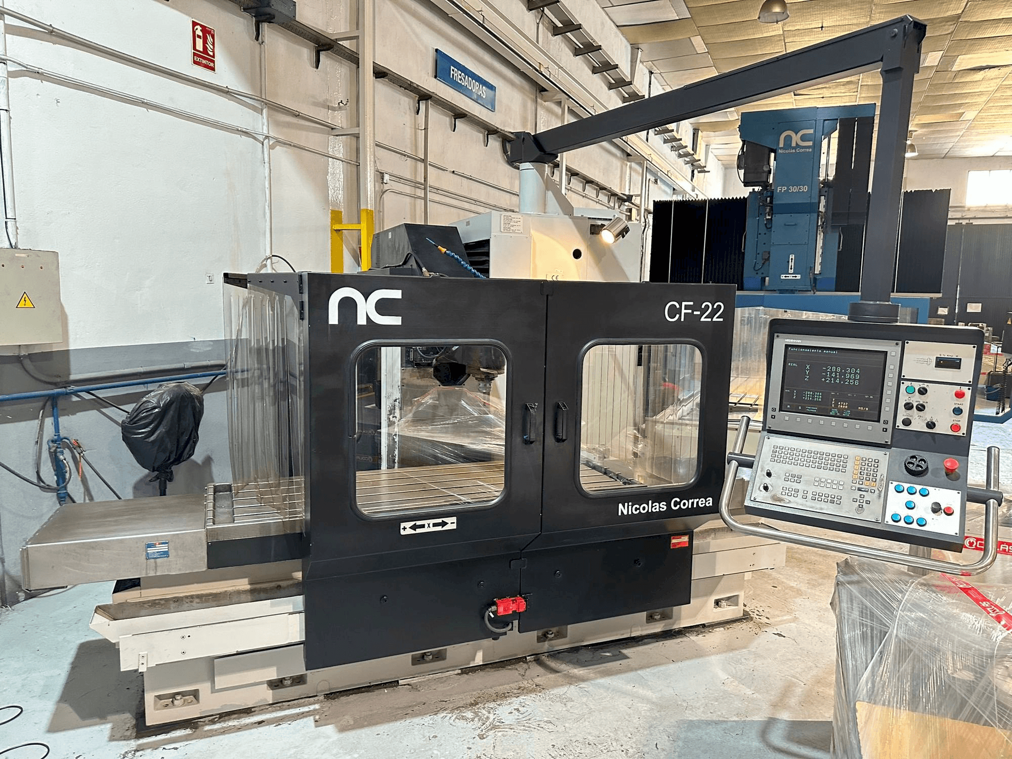 Vista frontal de la máquina Nicolas Correa CF22/20