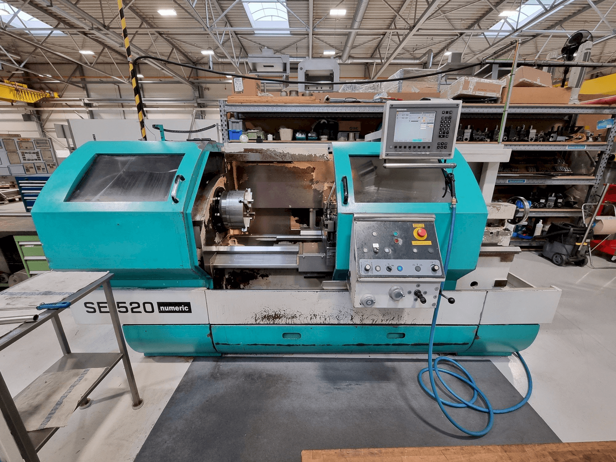 Vista frontal de la máquina TRENS SE 520 Numeric