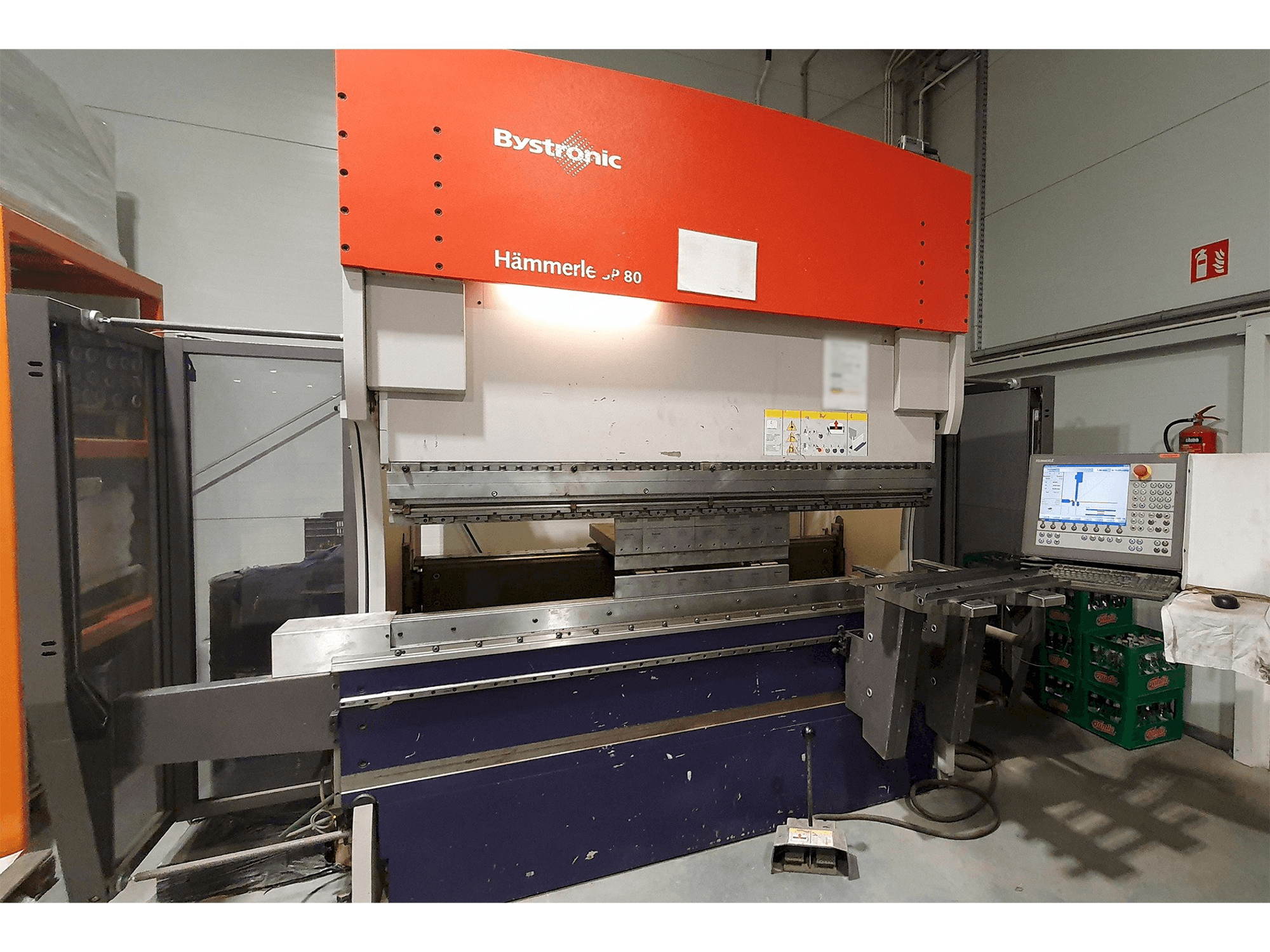 Vista frontal de la máquina Bystronic 3P 80/210