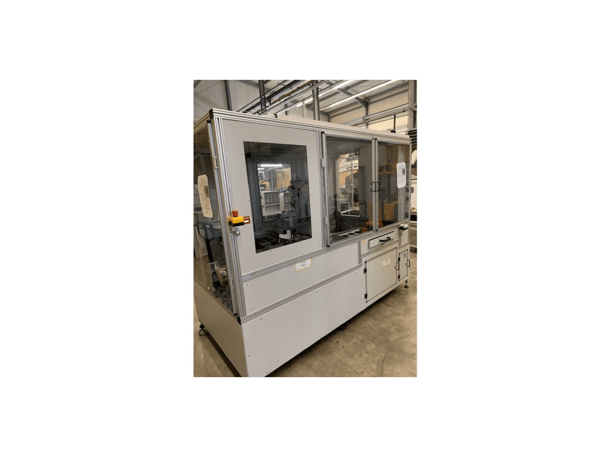 Vista lateral izquierda de la máquina SEHO Robot cell sorting station