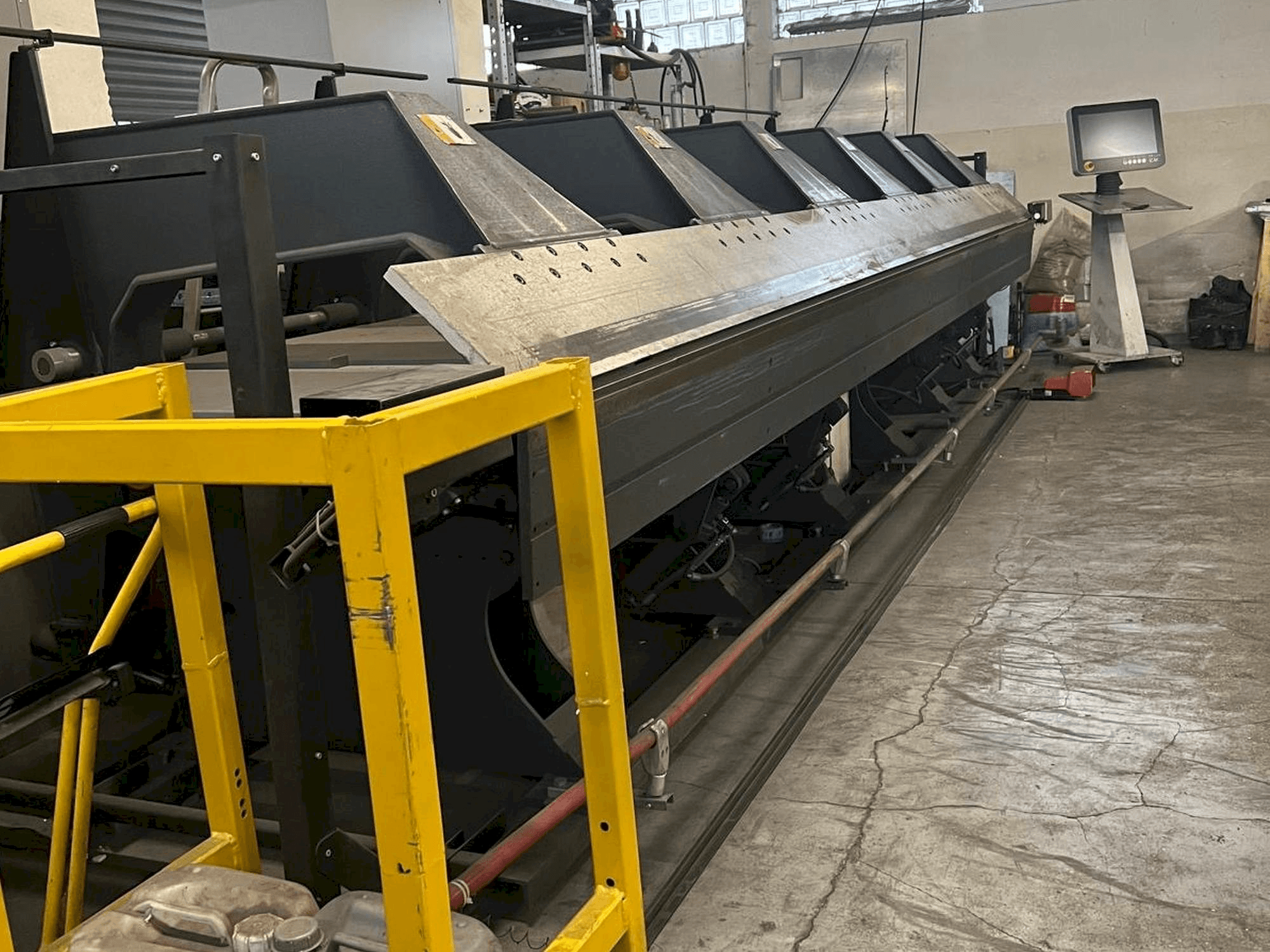 Vista frontal de la máquina Jorns Norma-Line 150-6.4