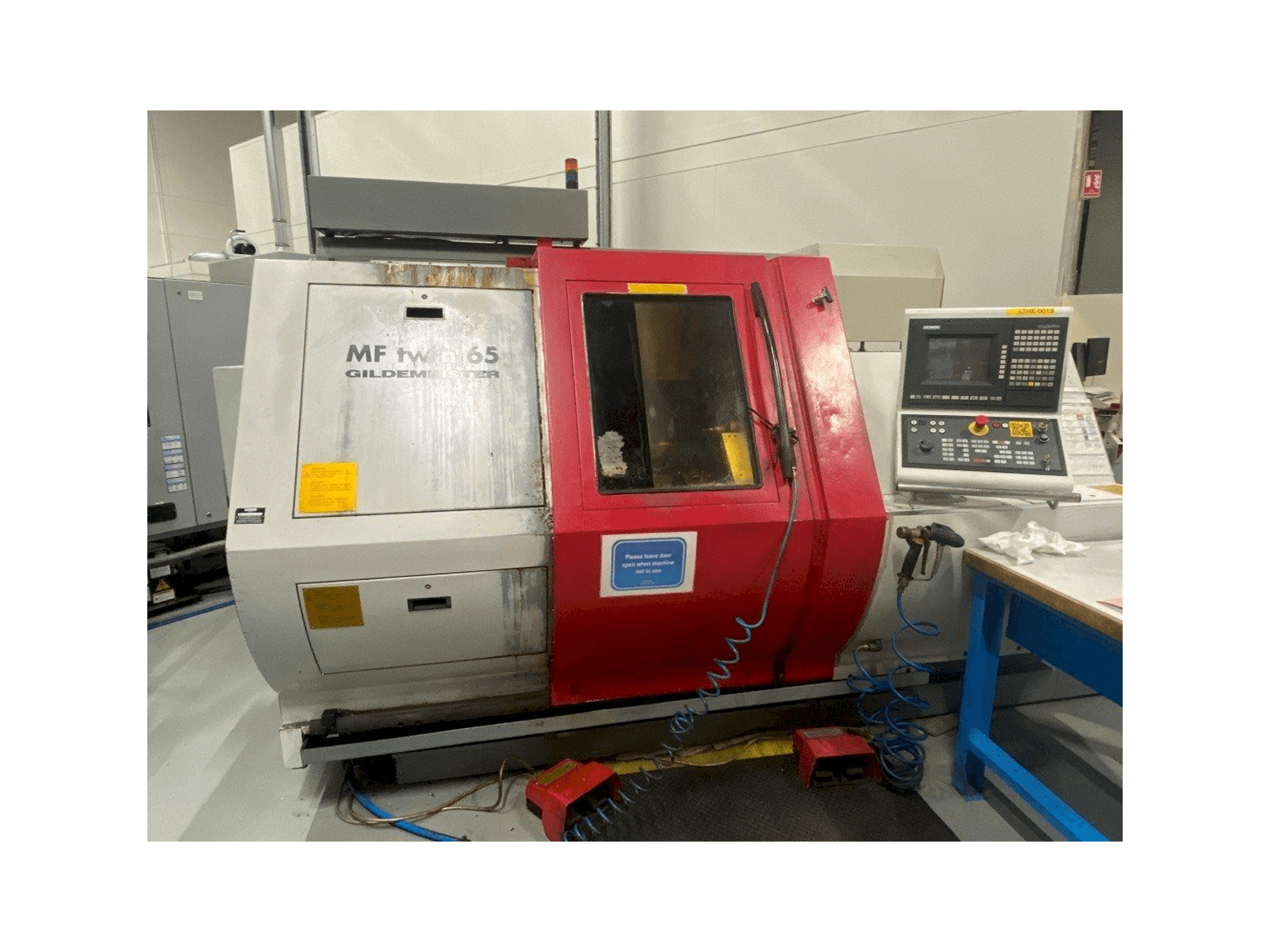 Vista frontal de la máquina Gildemeister MF65 Twin