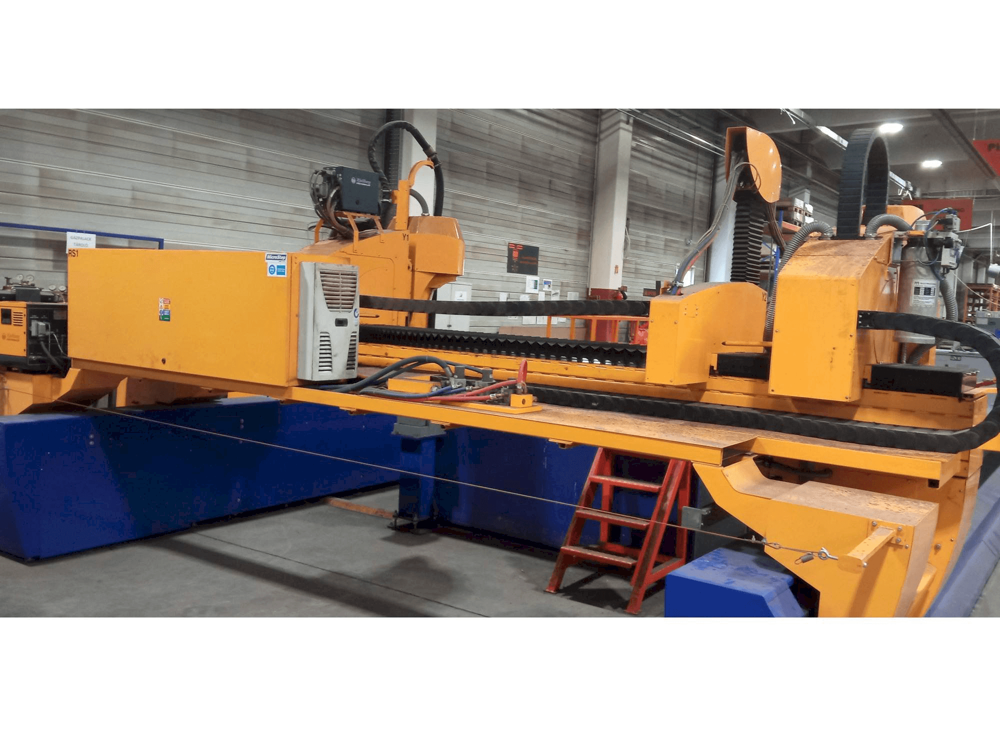 Vista frontal de la máquina MicroStep MG 7501.20