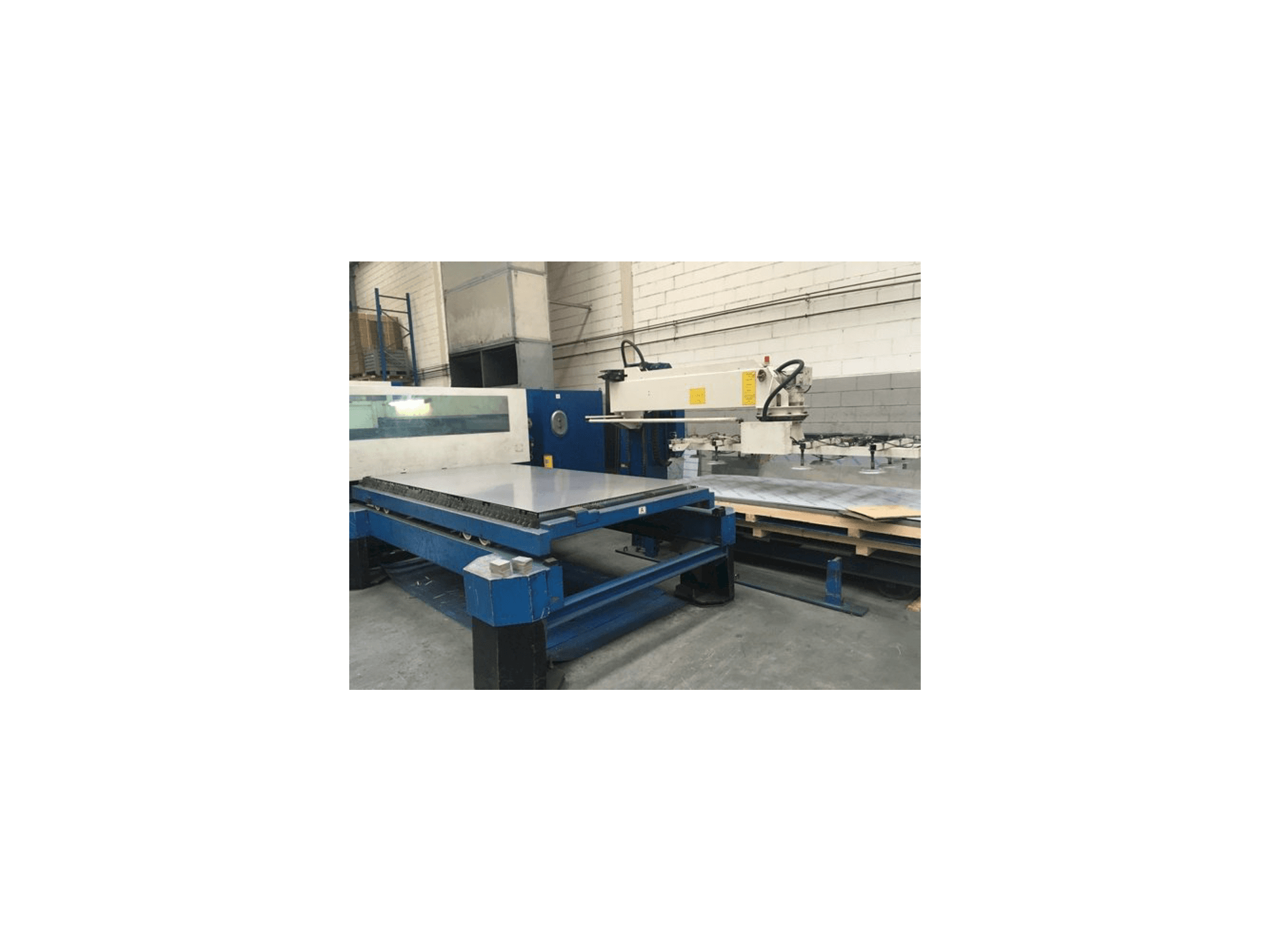 Vista frontal de la máquina Trumpf Trumatic L3050