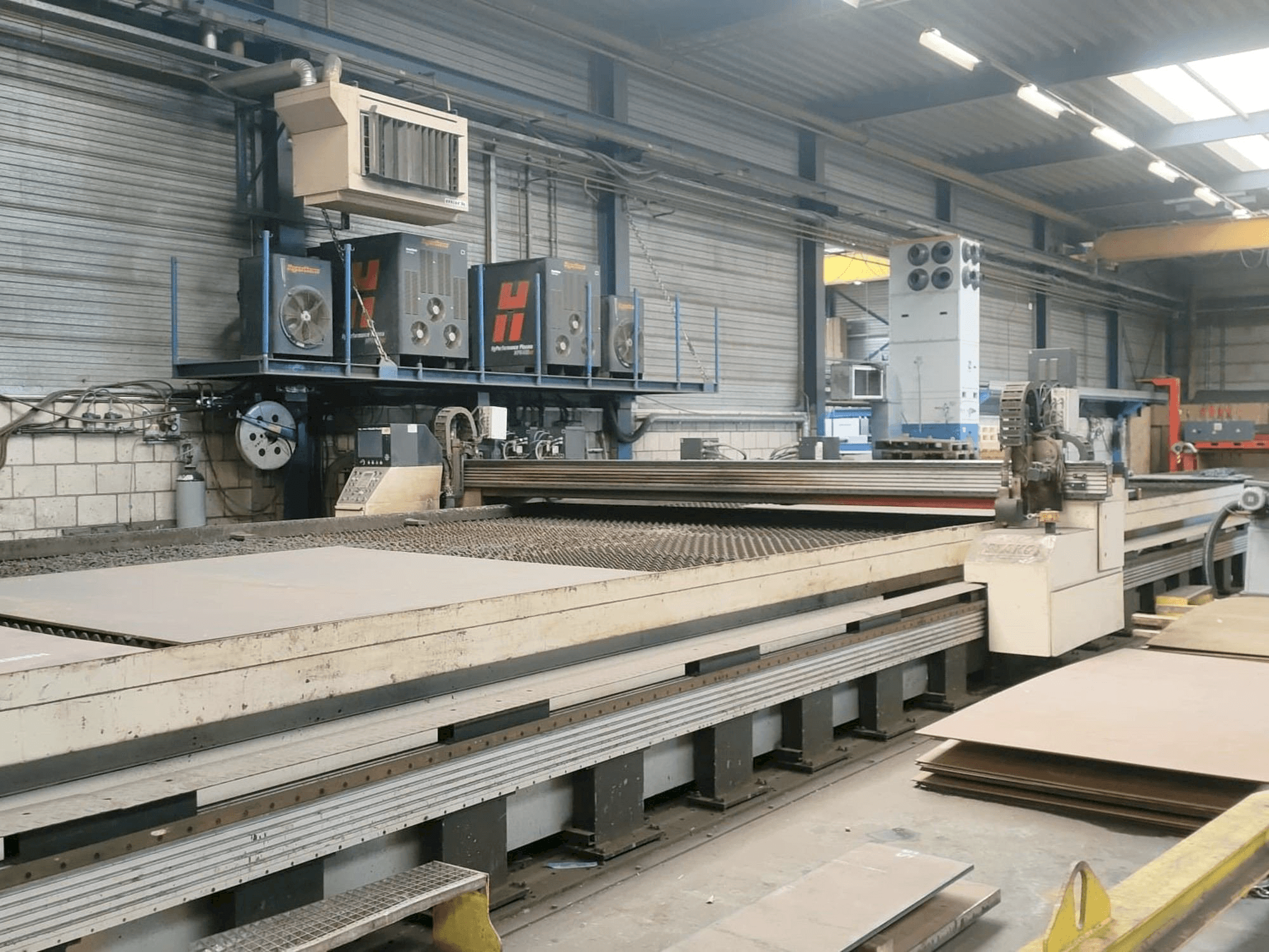 Vista frontal de la máquina Stako 2 x HPR 400 xd 2016 signum