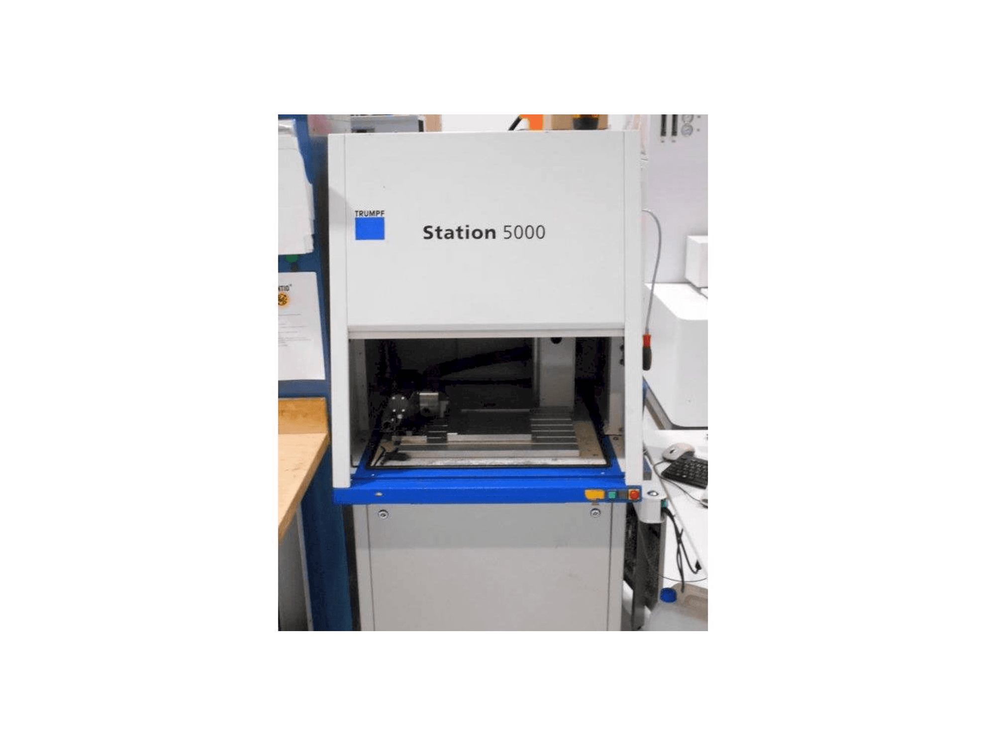 Vista frontal de la máquina Trumpf TruMark 5000