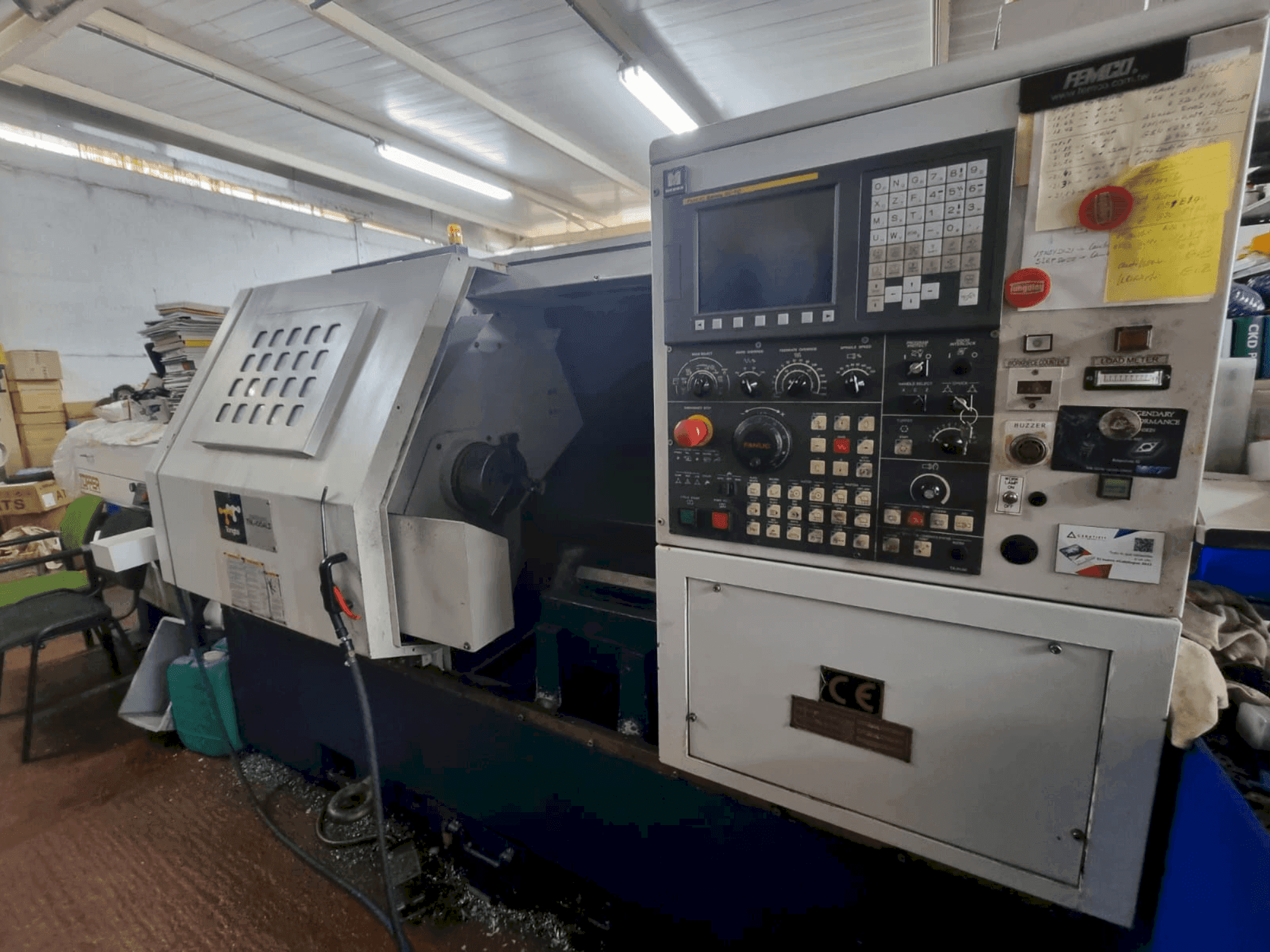 Vista frontal de la máquina Tongtai TNL-100 AL