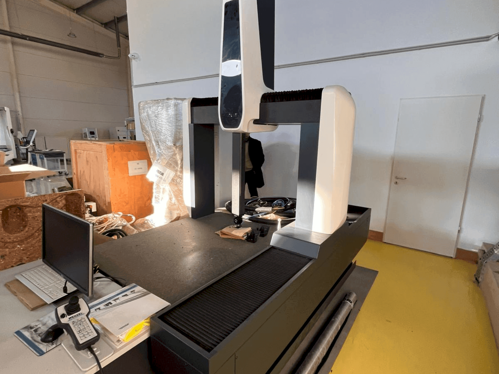 Vista frontal de la máquina Wenzel LH 87