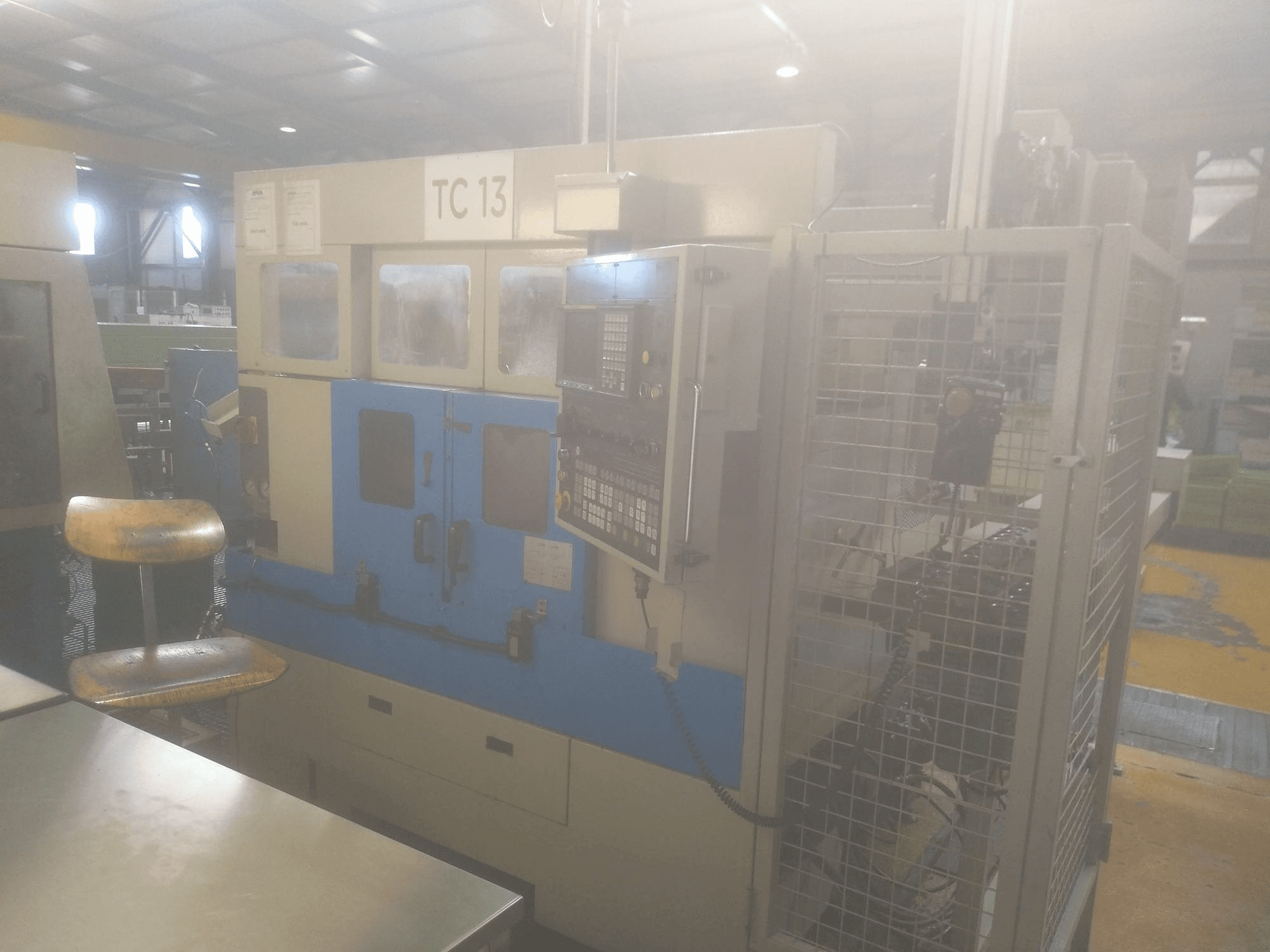 Vista frontal de la máquina Muratec MW12