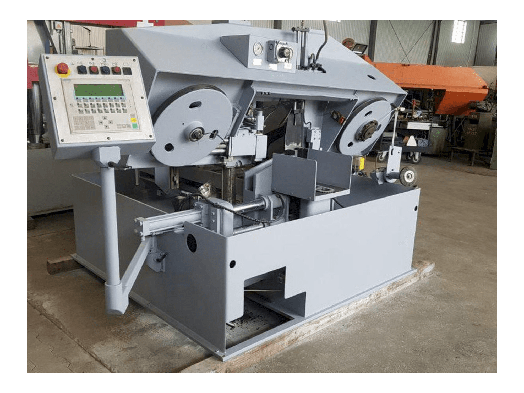 Vista frontal de la máquina FORTE SBA 271