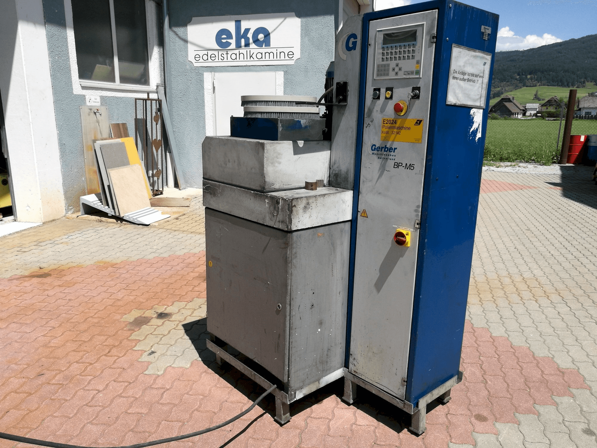 Vista frontal de la máquina Gerber BP-M5