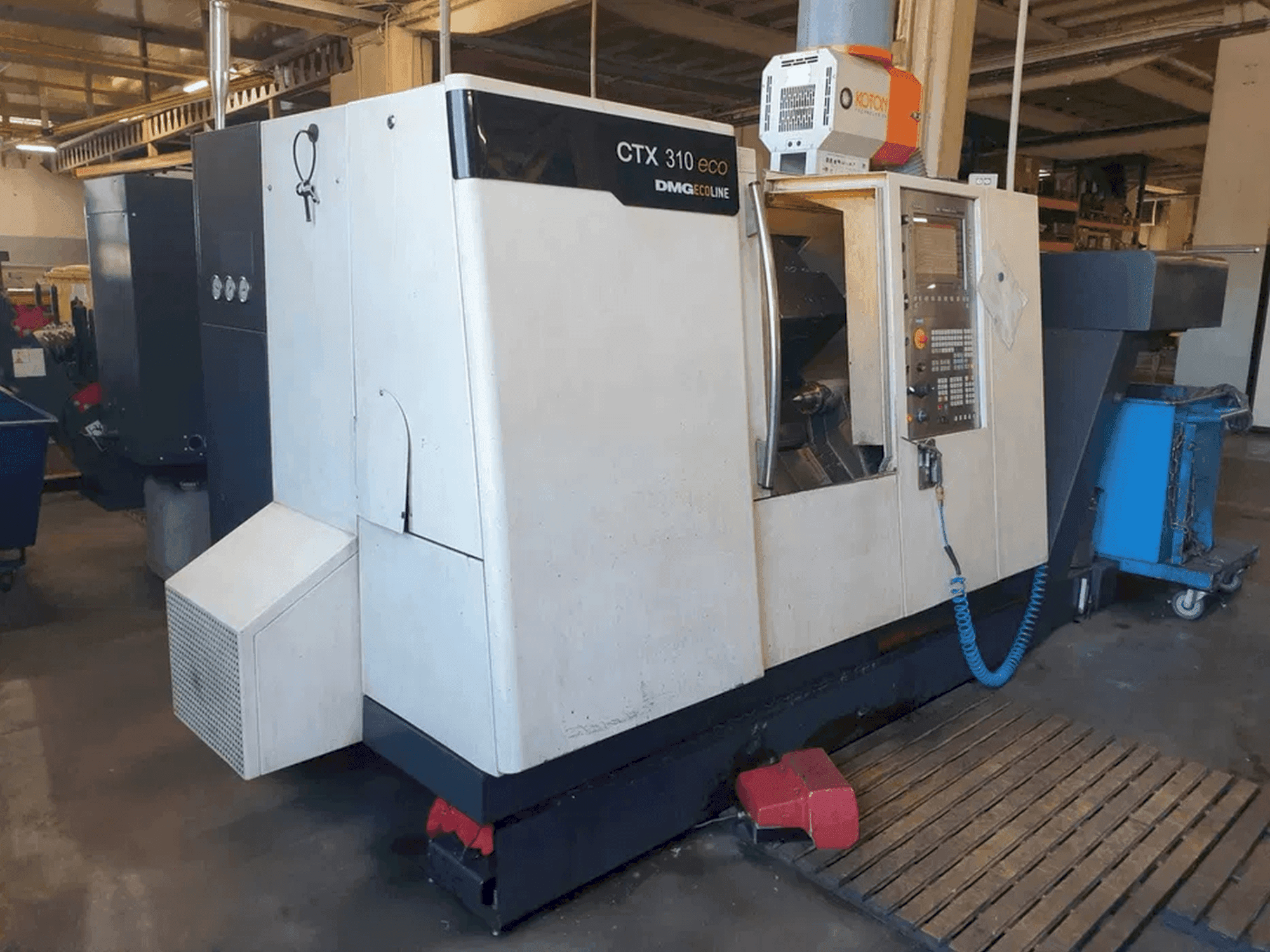 Vista frontal de la máquina DMG CTX 310 eco