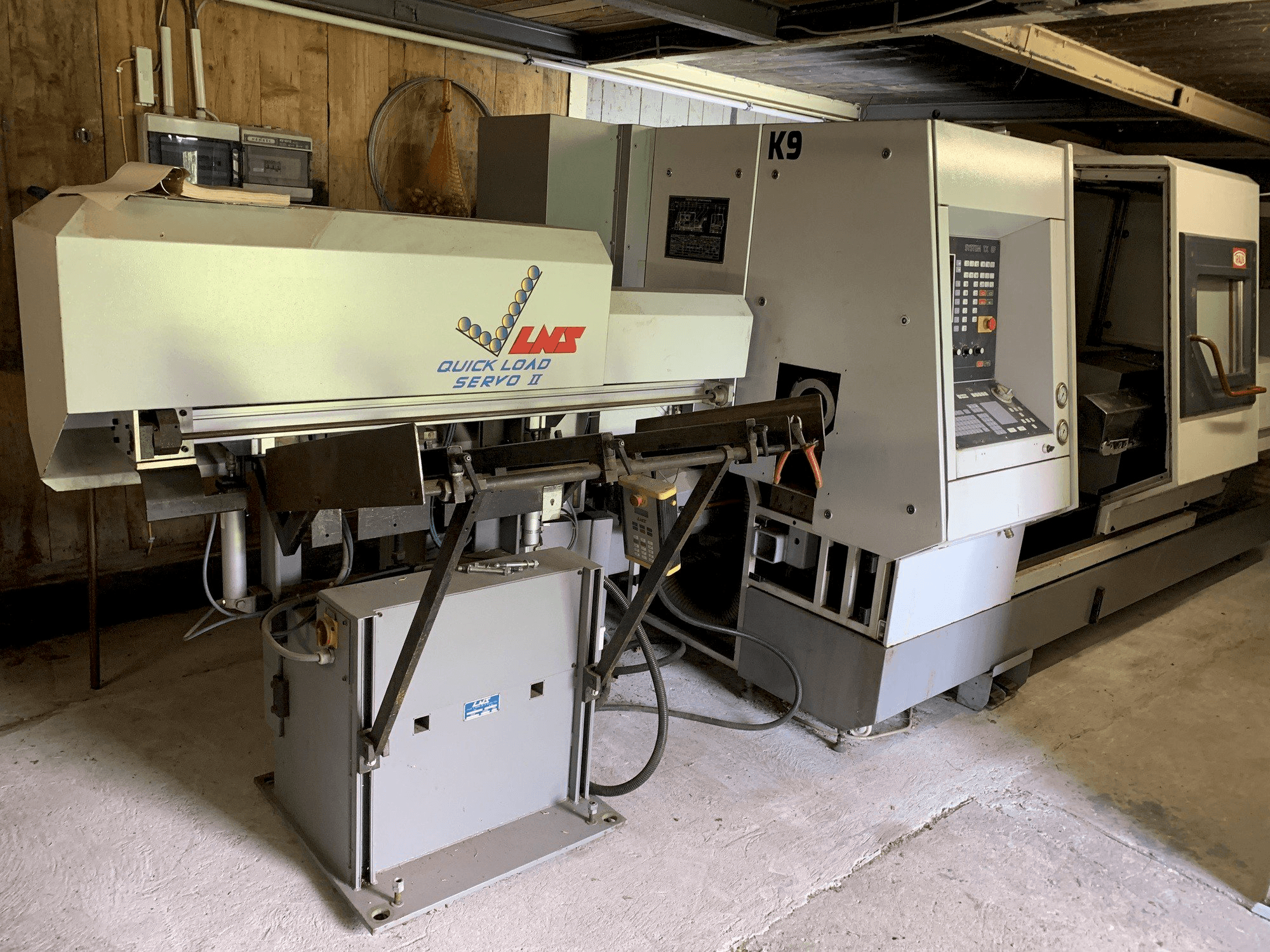 Vista frontal de la máquina TRAUB TND 350 G