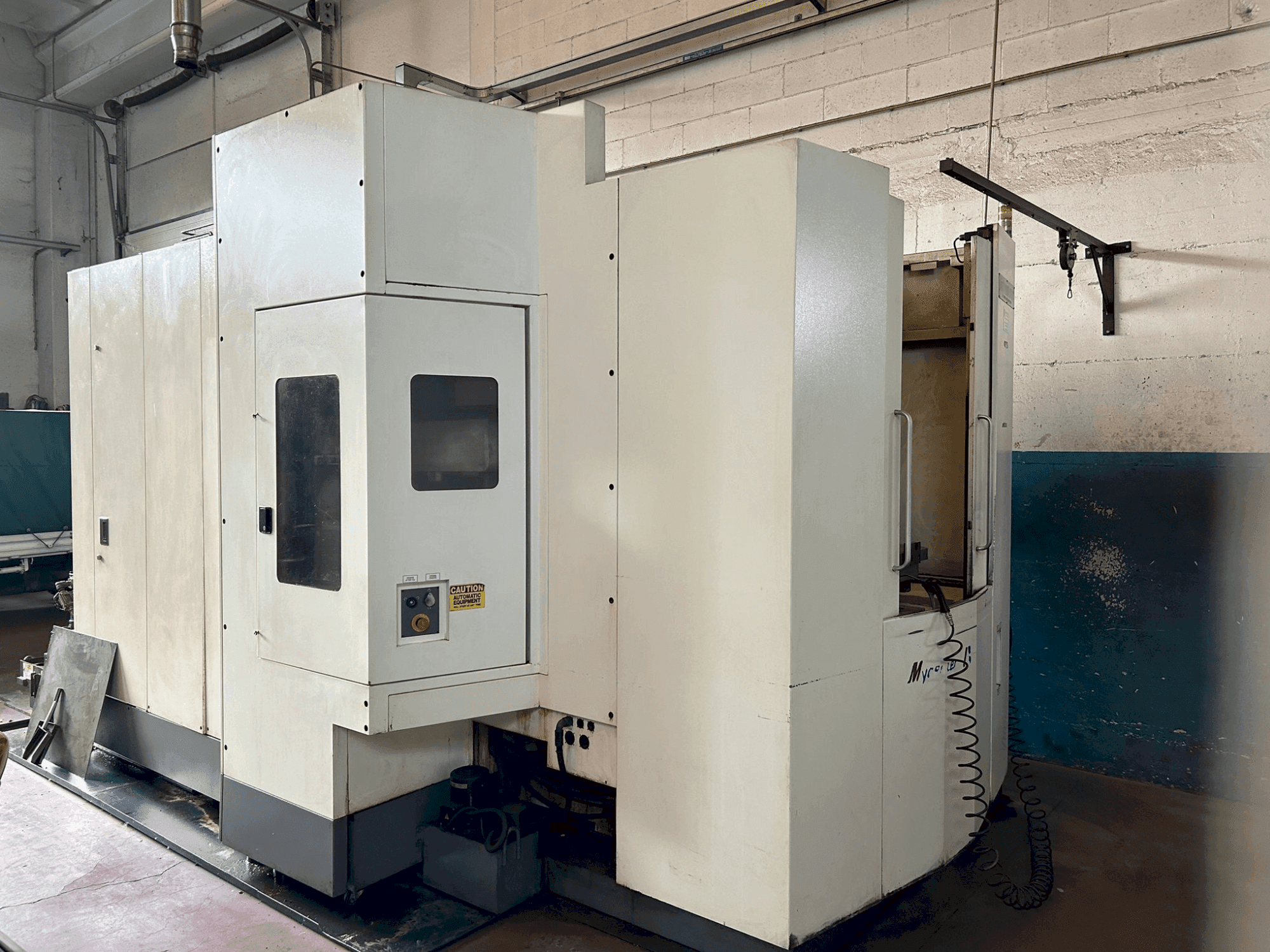 Vista frontal de la máquina Kitamura HX500 ia