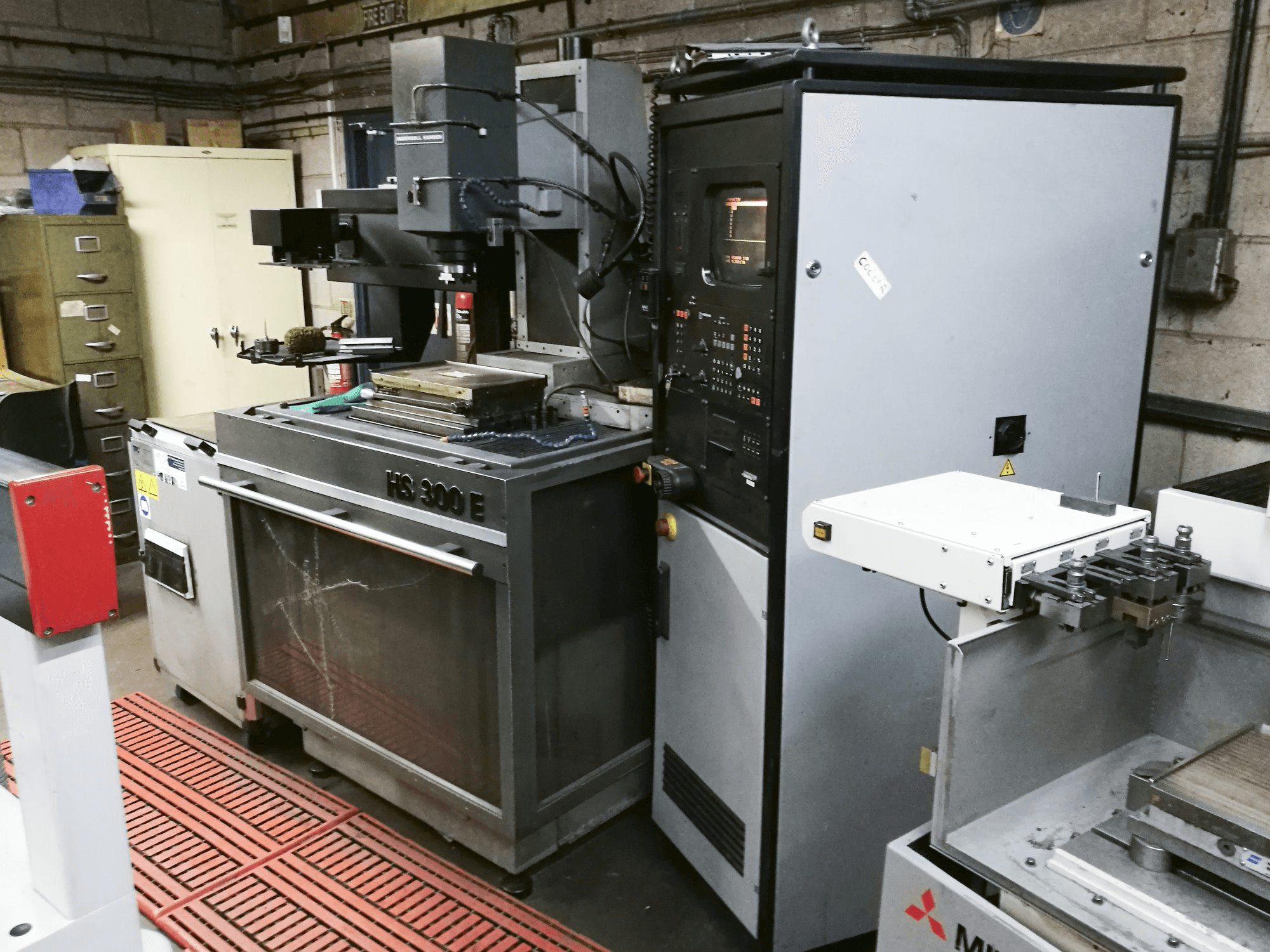 Vista derecha de la máquina INGERSOLL HANSEN HS 300E