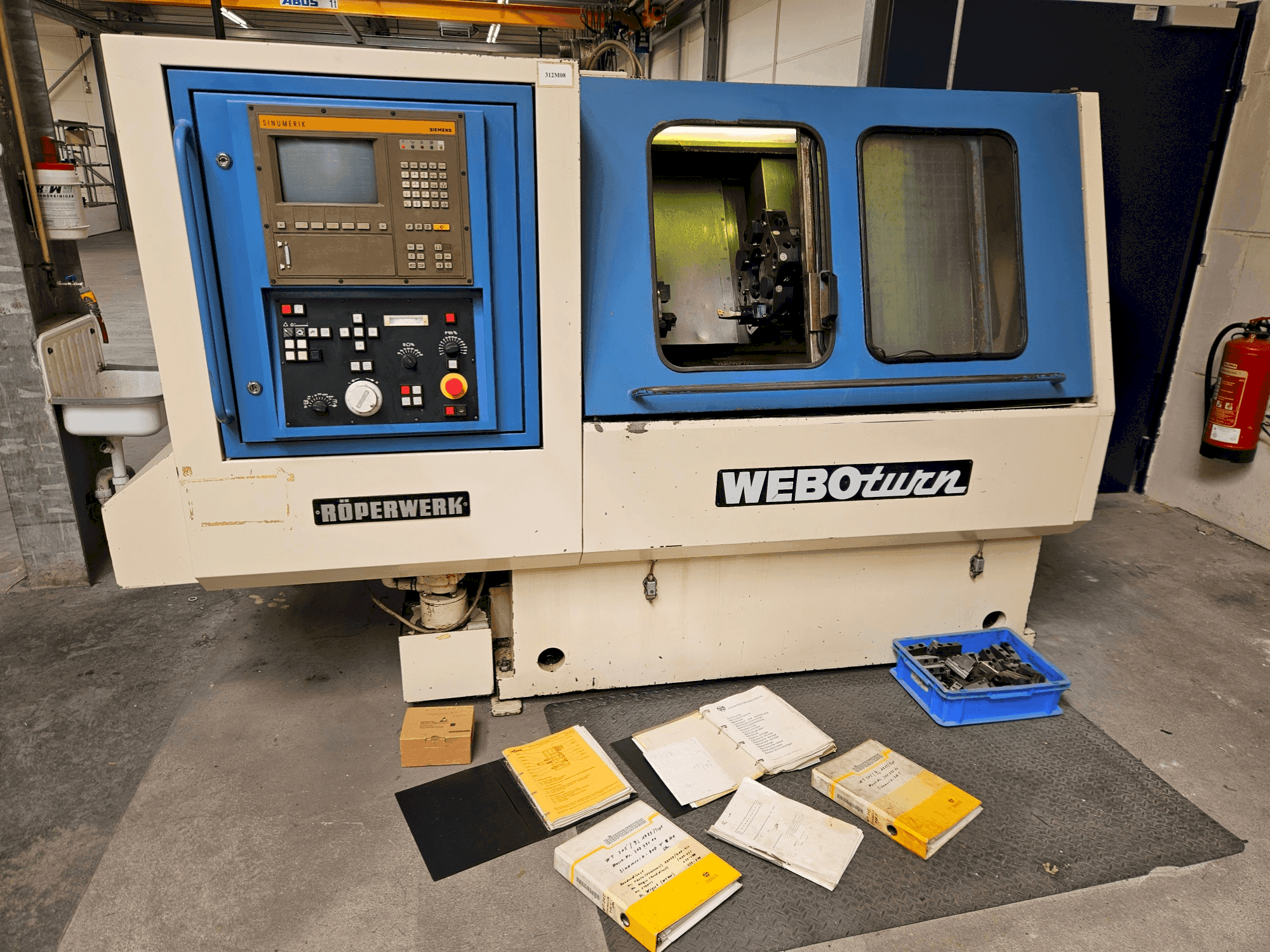 Vista frontal de la máquina ROEPERWERK WEBOturn 400