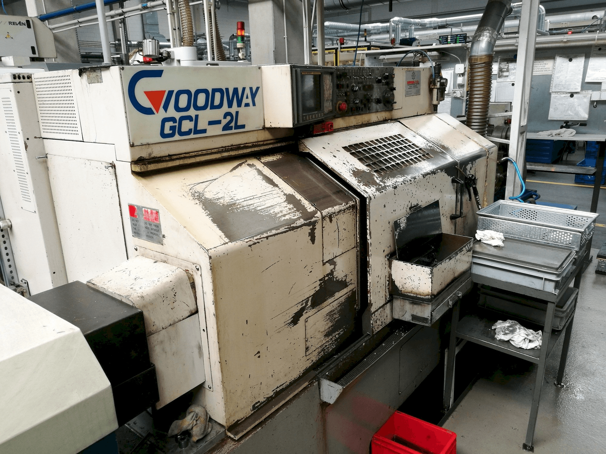Vista frontal de la máquina Goodway GCL-2L