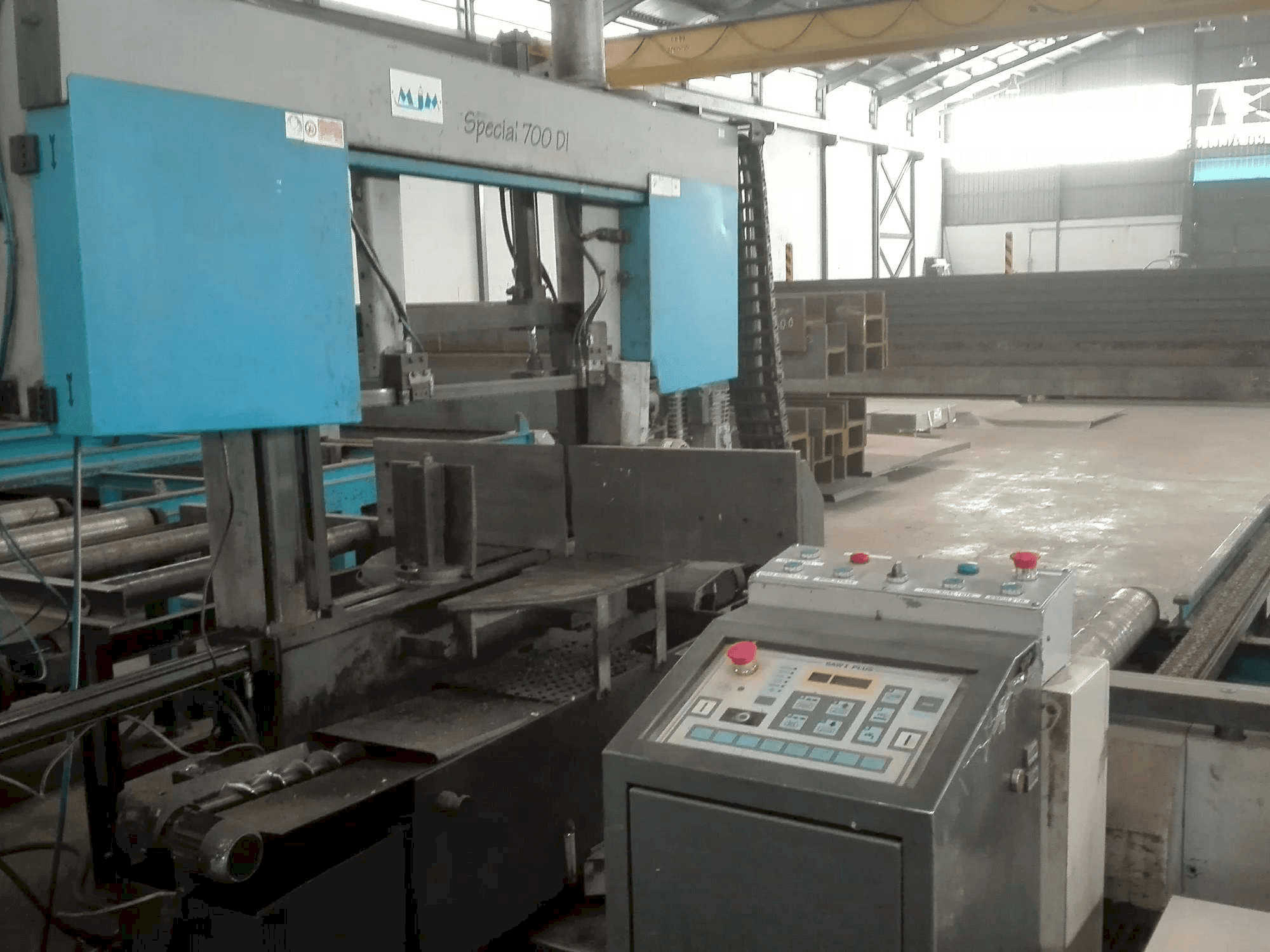 Vista frontal de la máquina Macc Special 700 DI