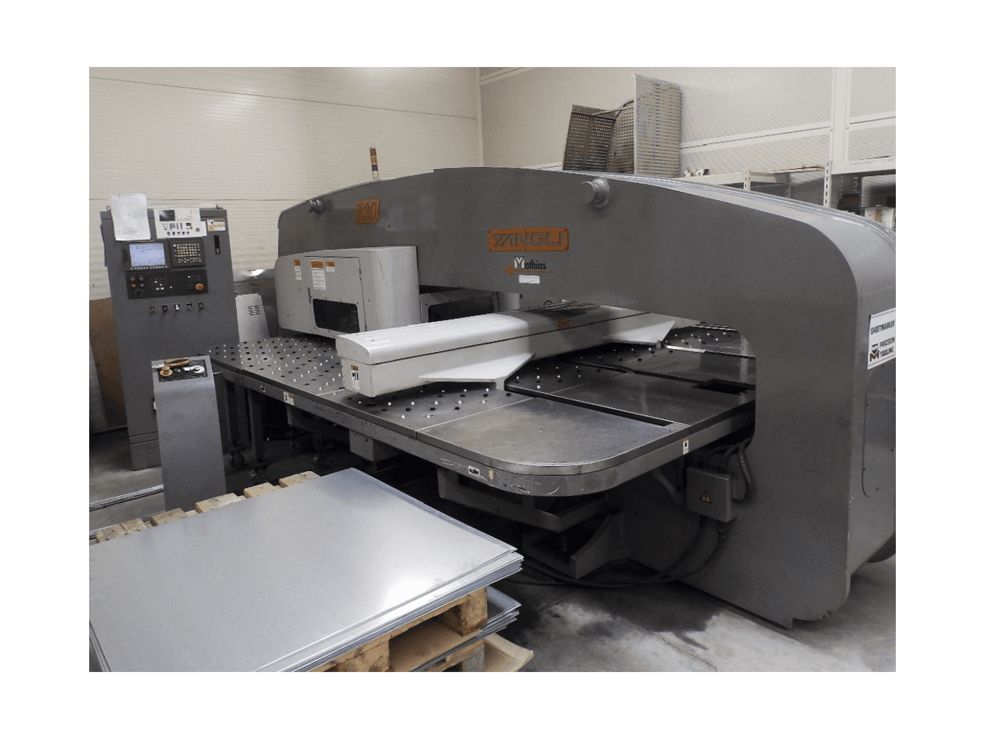 Vista izquierda de la máquina Yangli T30