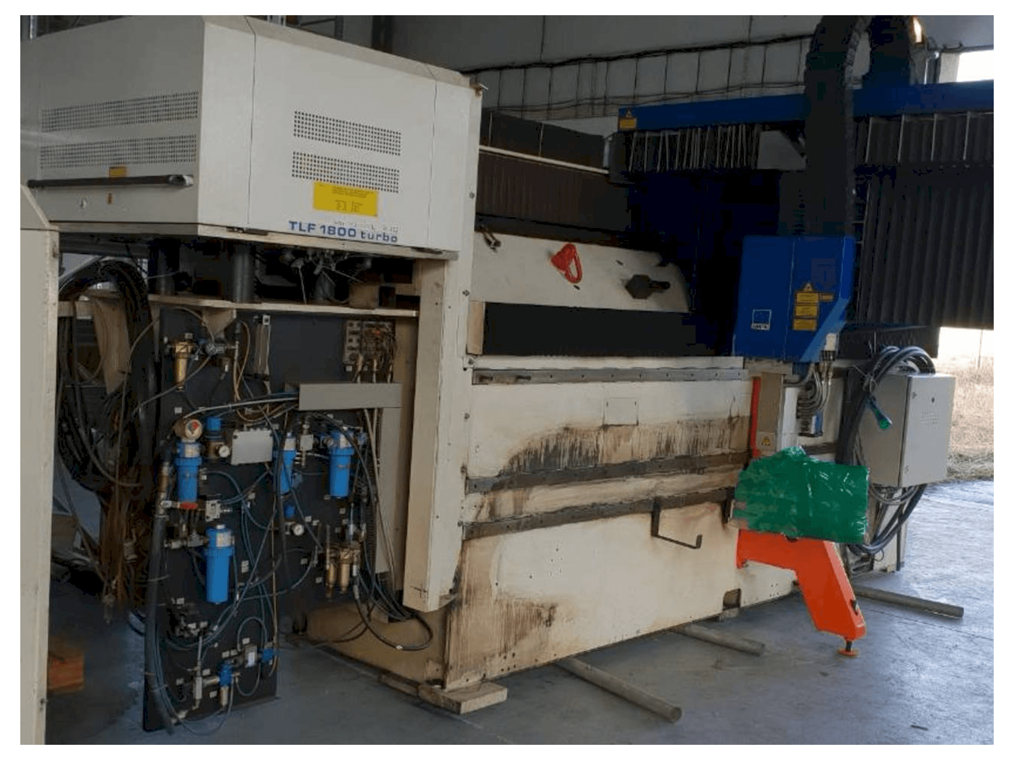Vista frontal de la máquina Trumpf Lasercell TLC 1005