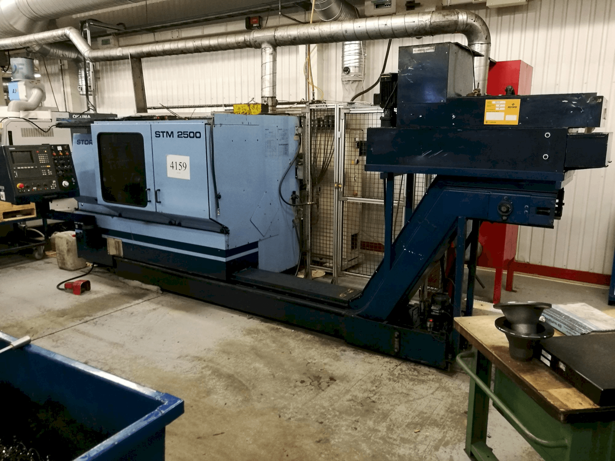 Vista frontal de la máquina STOREBRO STM 2500