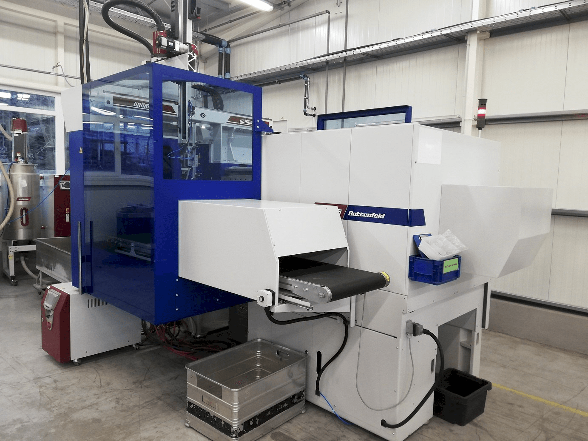 Vista lateral izquierda de la máquina Battenfeld Smart Power 240/1330