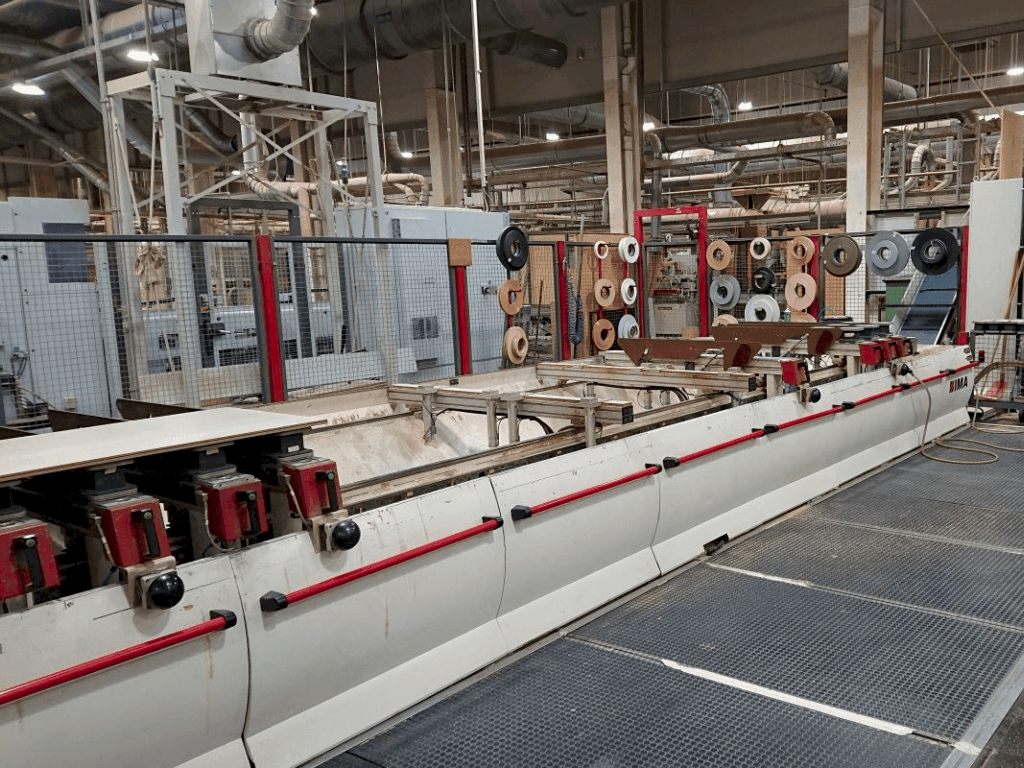 Vista frontal de la máquina IMA BIMA 410 / V Typ 140 / 600