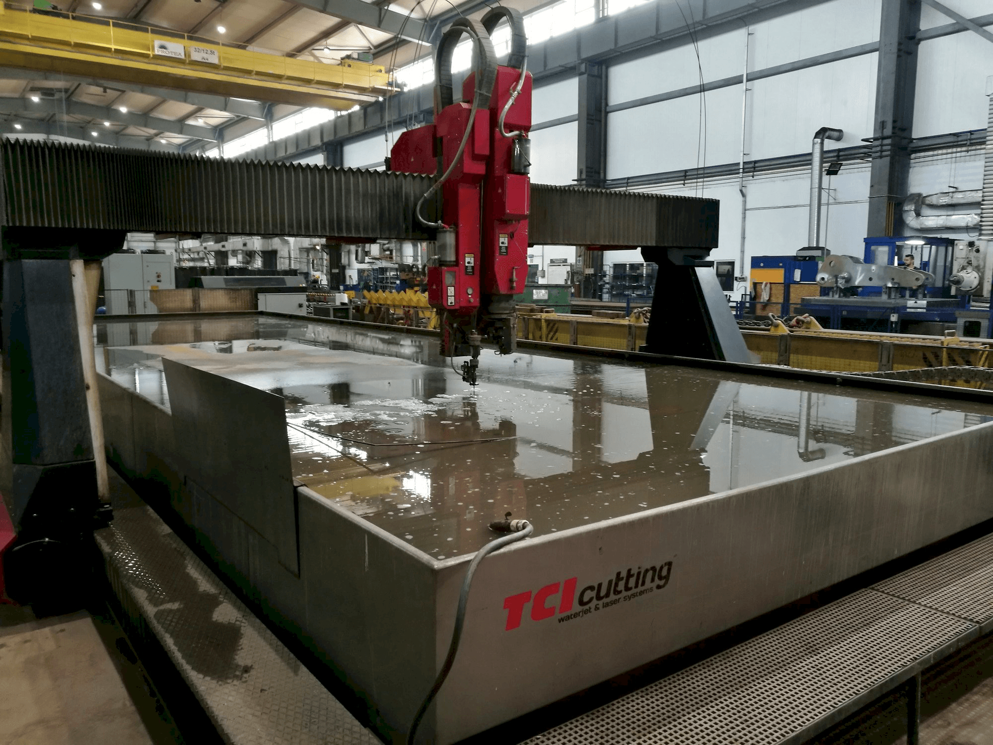 Vista frontal de la máquina TCI BP-H 30120-1